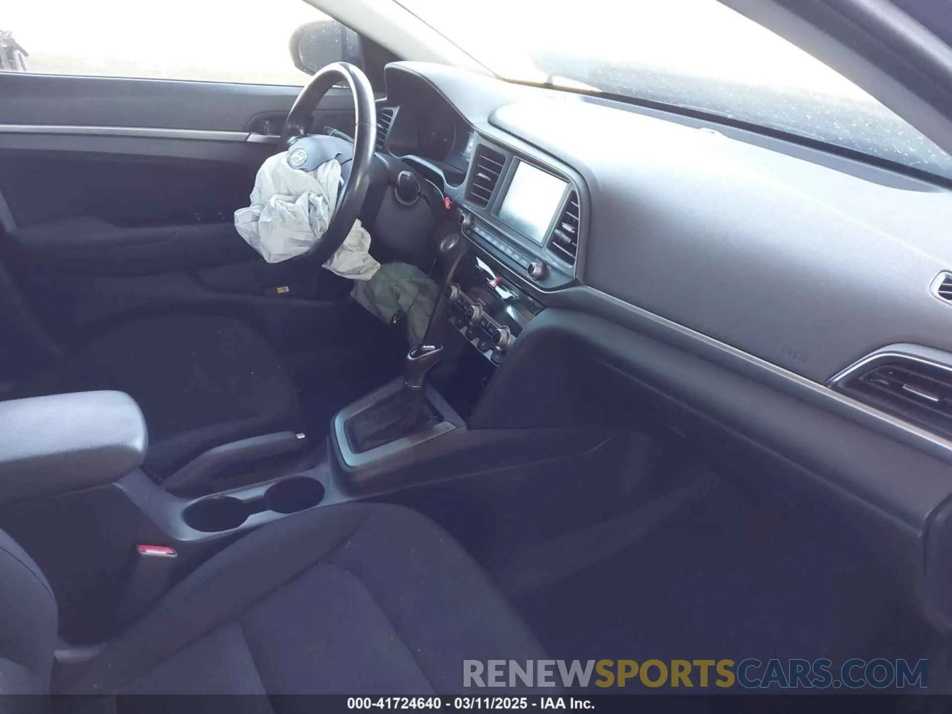 5 fotografías del automóvil dañado KMHD84LF8KU816835 HYUNDAI ELANTRA 2019