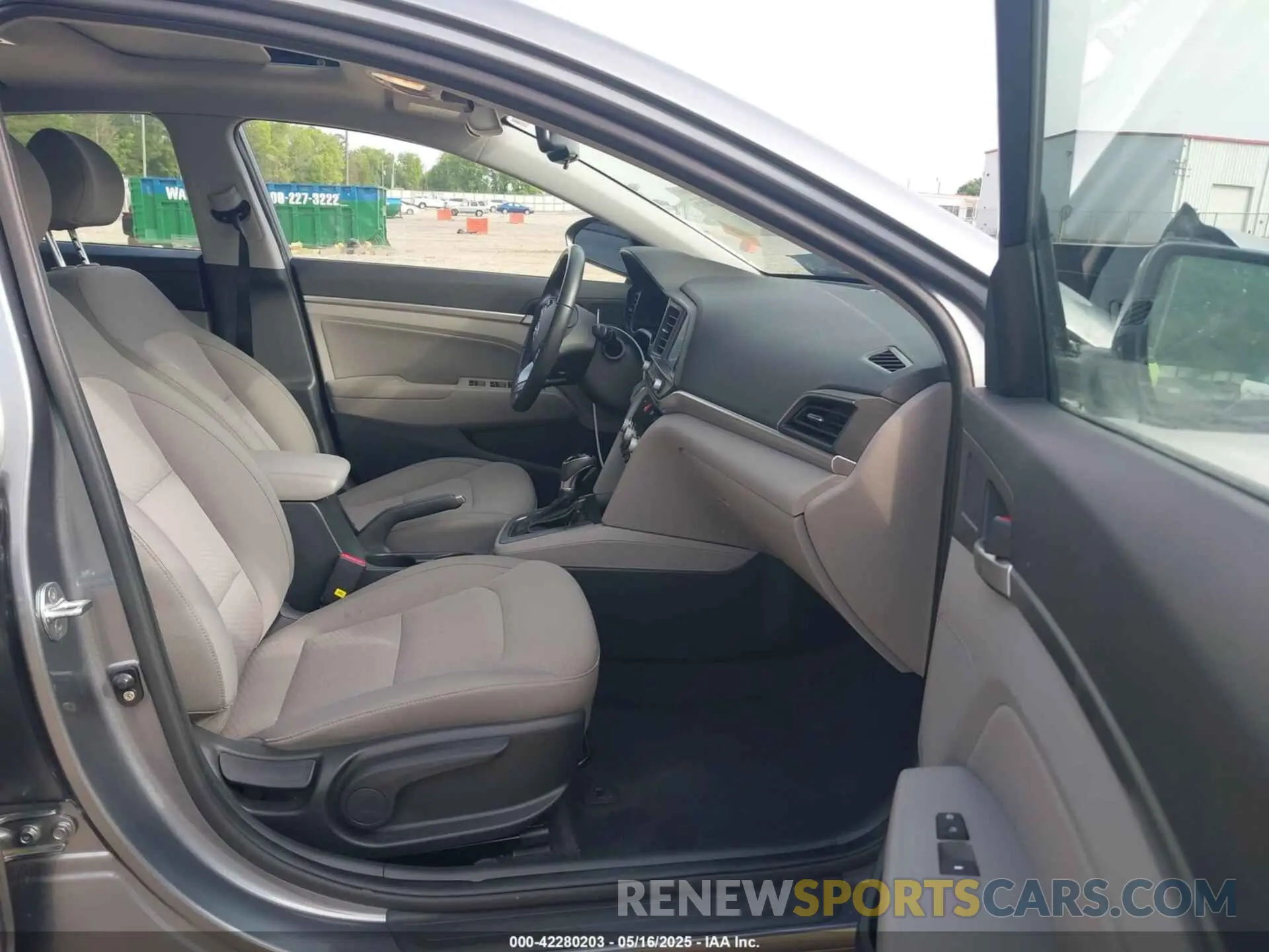 5 fotografías del automóvil dañado KMHD84LF8KU862732 HYUNDAI ELANTRA 2019