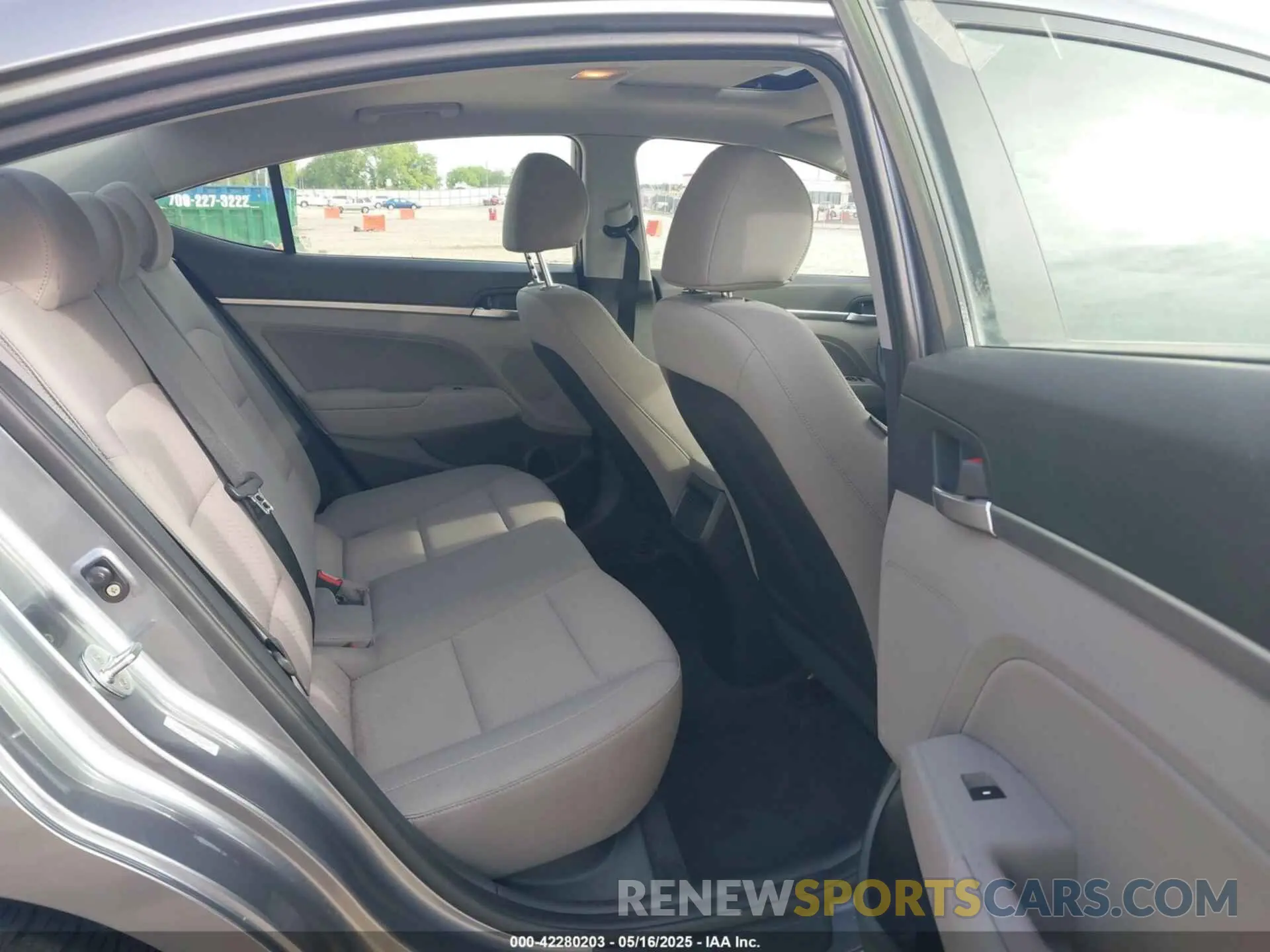 8 fotografías del automóvil dañado KMHD84LF8KU862732 HYUNDAI ELANTRA 2019