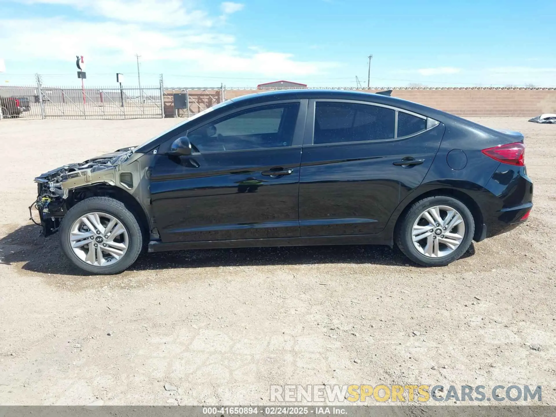 15 fotografías del automóvil dañado KMHD84LF9KU850394 HYUNDAI ELANTRA 2019