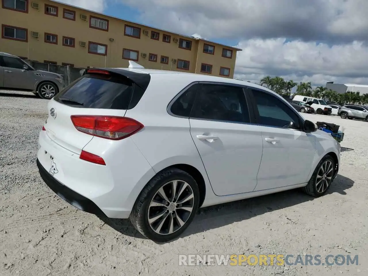 3 fotografías del automóvil dañado KMHH35LE6KU094360 HYUNDAI ELANTRA 2019