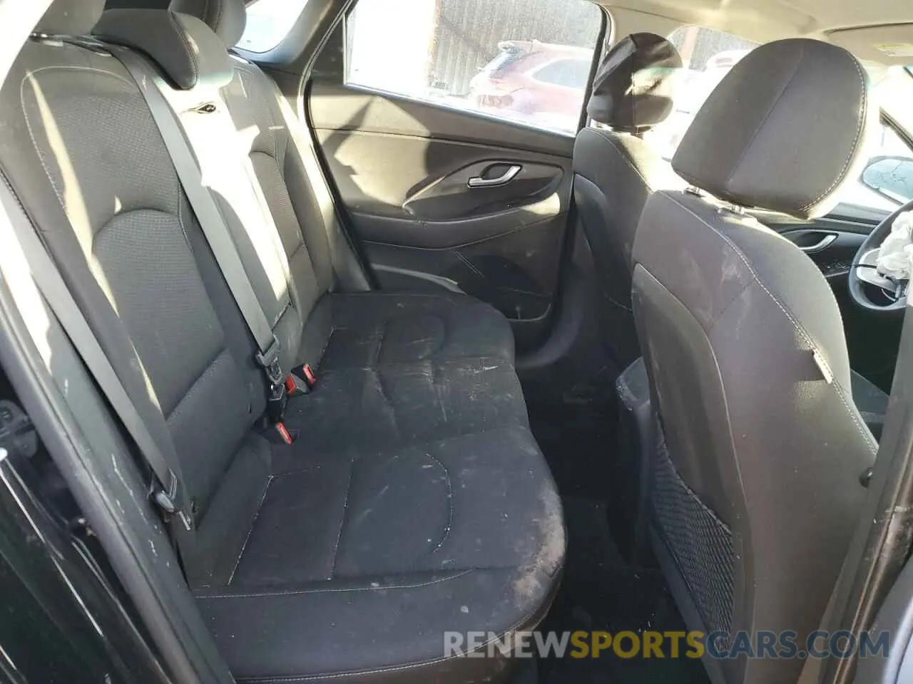 10 fotografías del automóvil dañado KMHH35LE8KU099415 HYUNDAI ELANTRA 2019