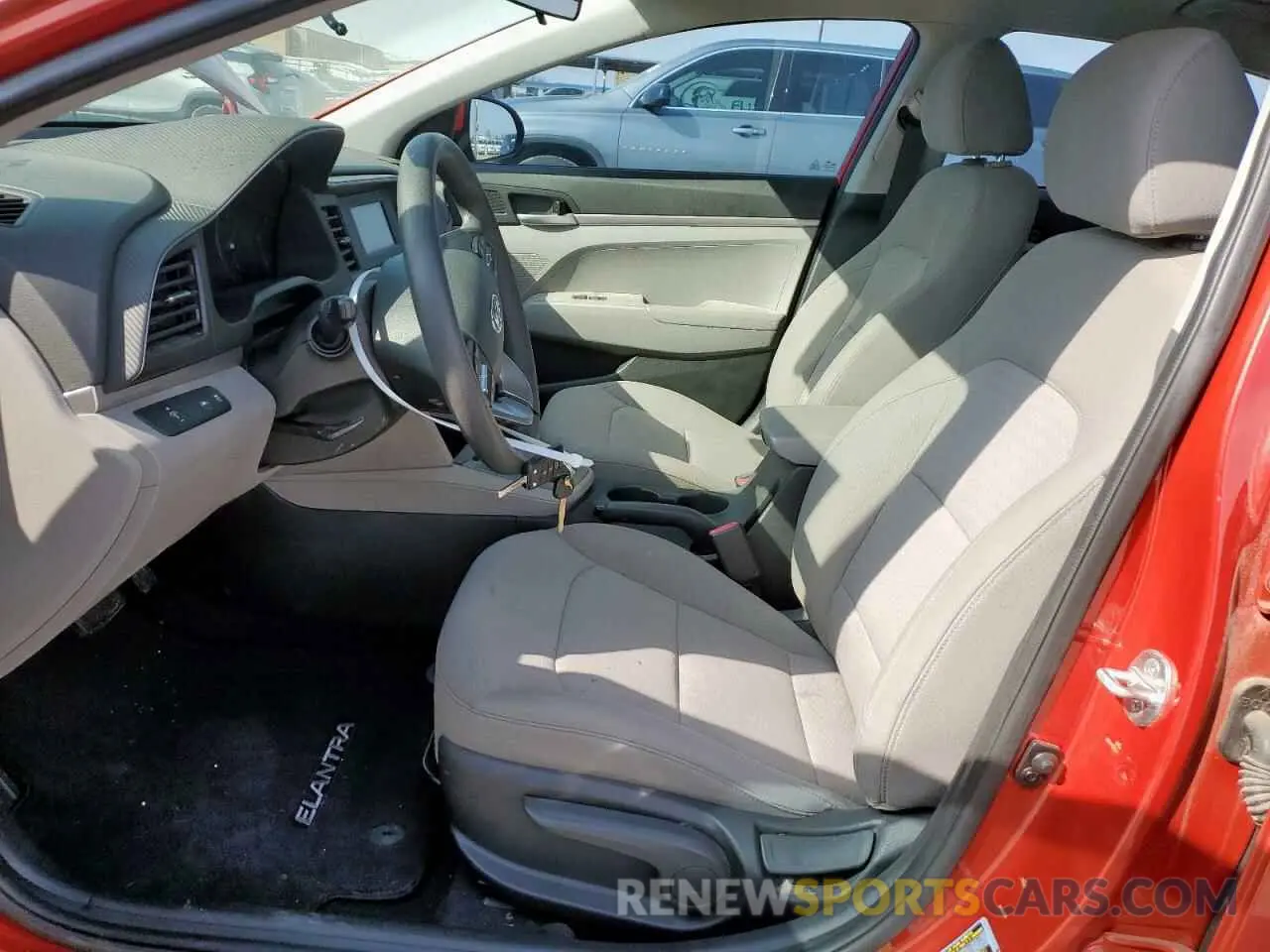 7 fotografías del automóvil dañado 5NPD74LF0LH526611 HYUNDAI ELANTRA 2020