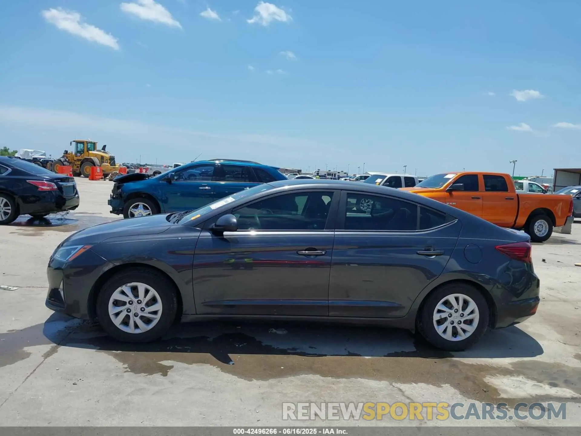 14 fotografías del automóvil dañado 5NPD74LF0LH593080 HYUNDAI ELANTRA 2020