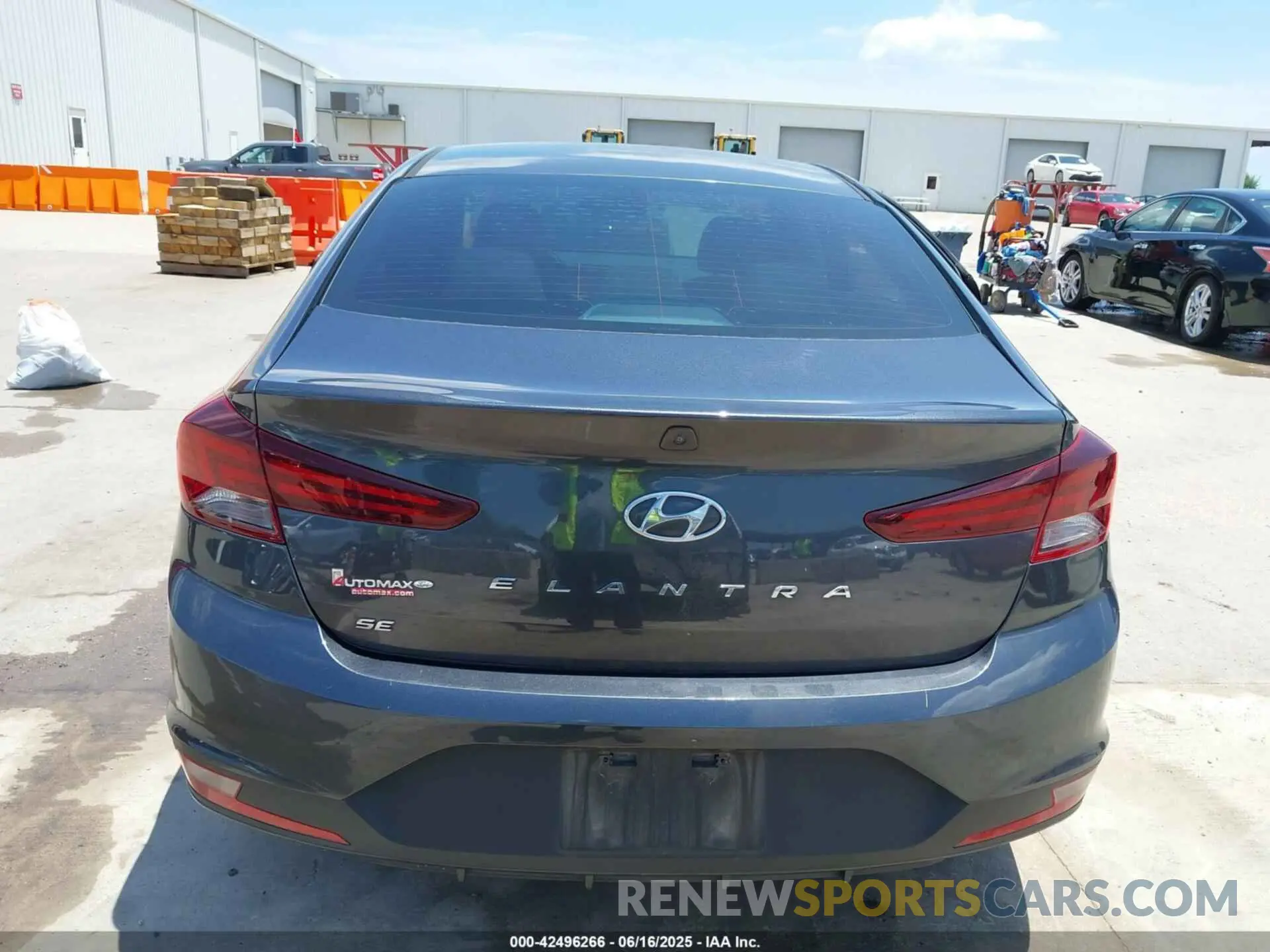 16 fotografías del automóvil dañado 5NPD74LF0LH593080 HYUNDAI ELANTRA 2020