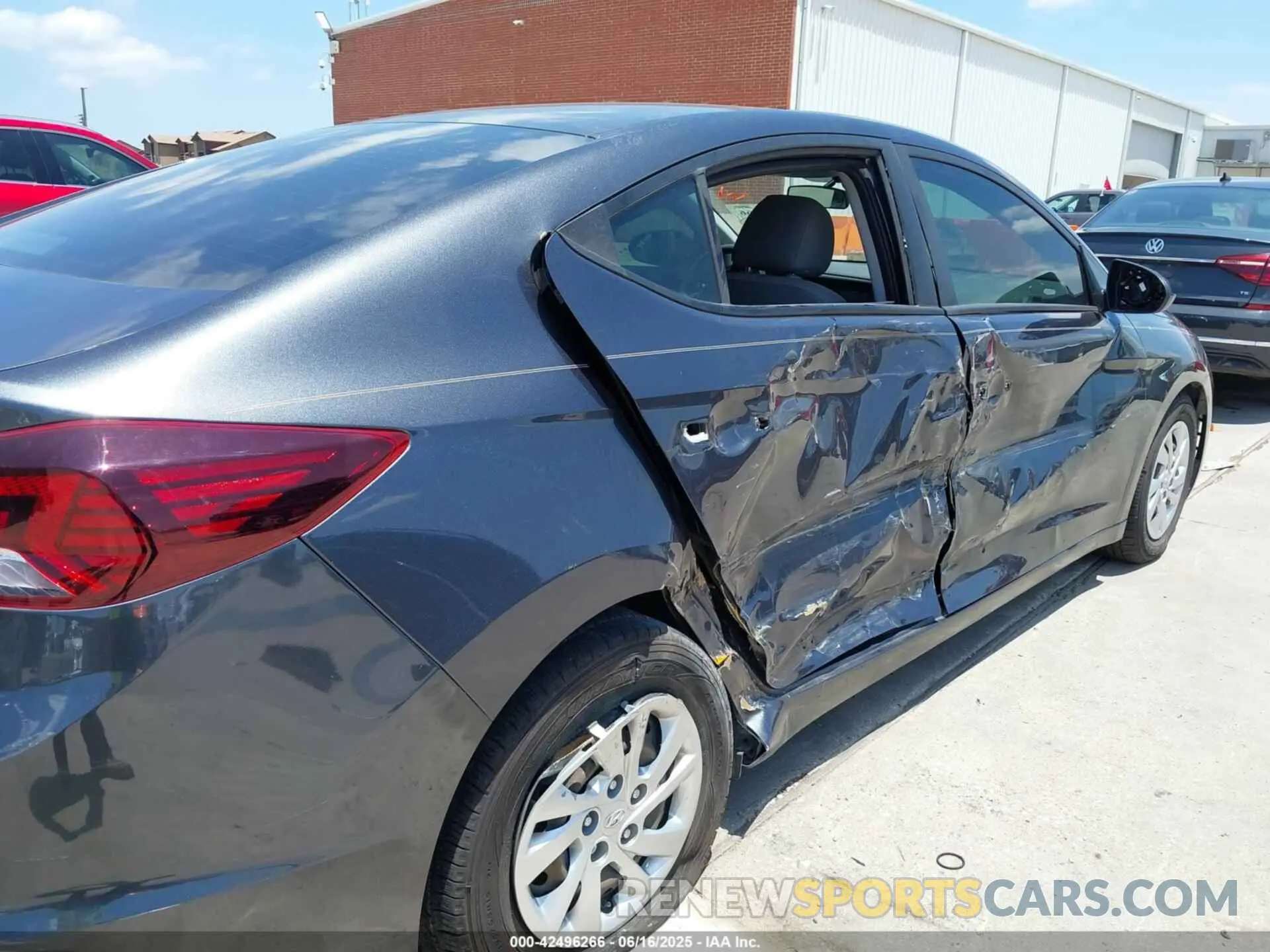 18 fotografías del automóvil dañado 5NPD74LF0LH593080 HYUNDAI ELANTRA 2020