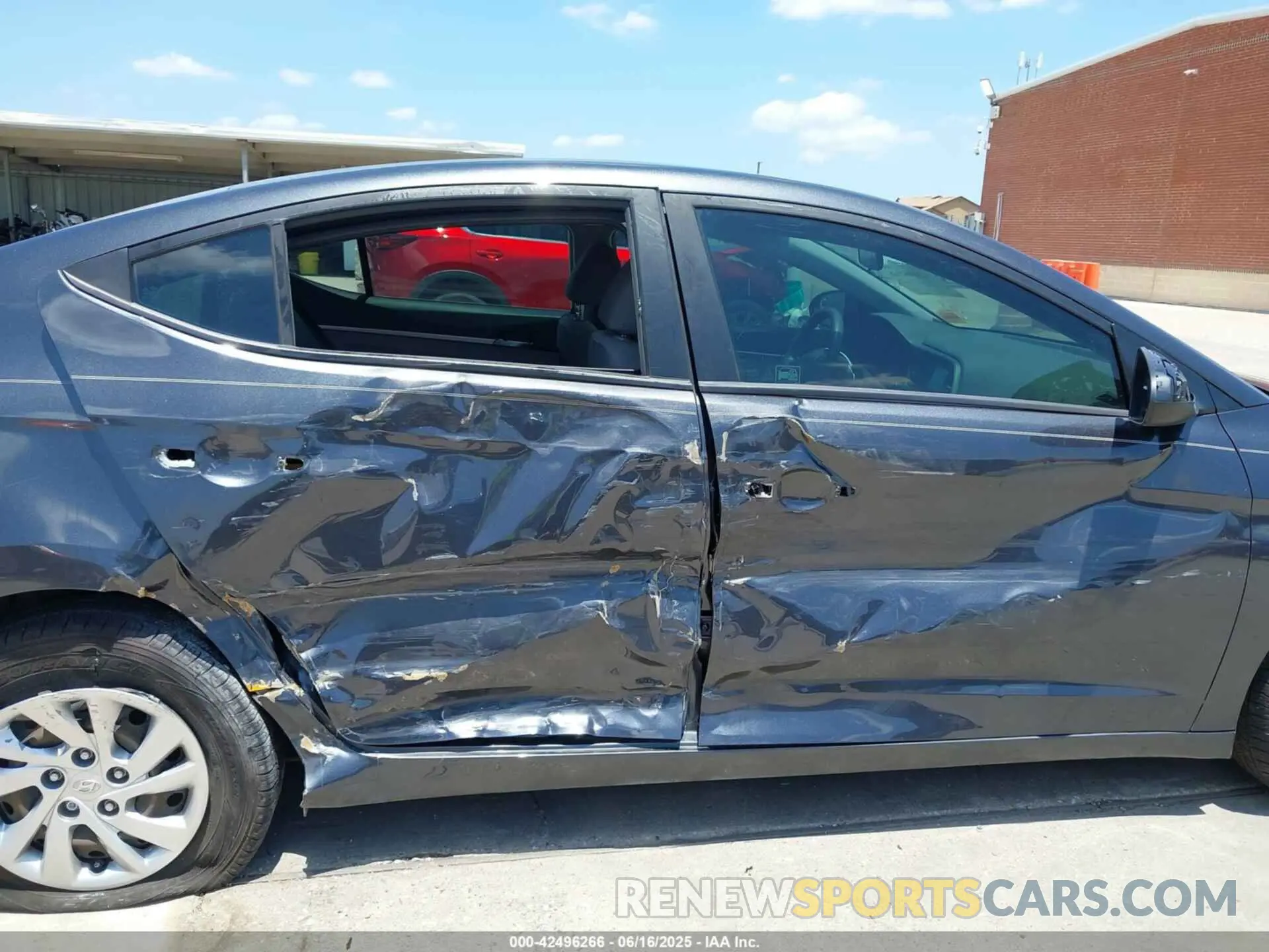 19 fotografías del automóvil dañado 5NPD74LF0LH593080 HYUNDAI ELANTRA 2020