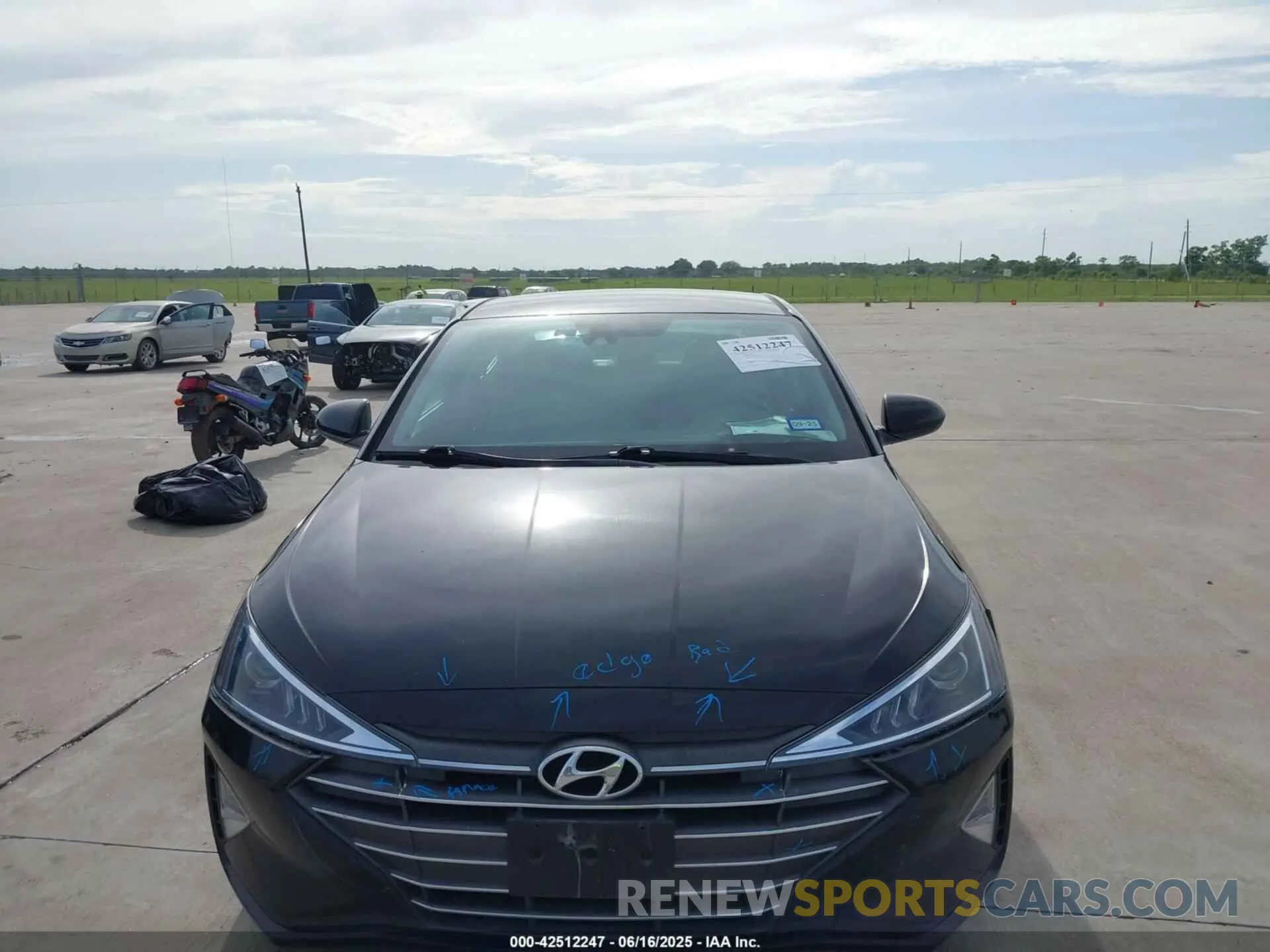 12 fotografías del automóvil dañado 5NPD74LF1LH590284 HYUNDAI ELANTRA 2020