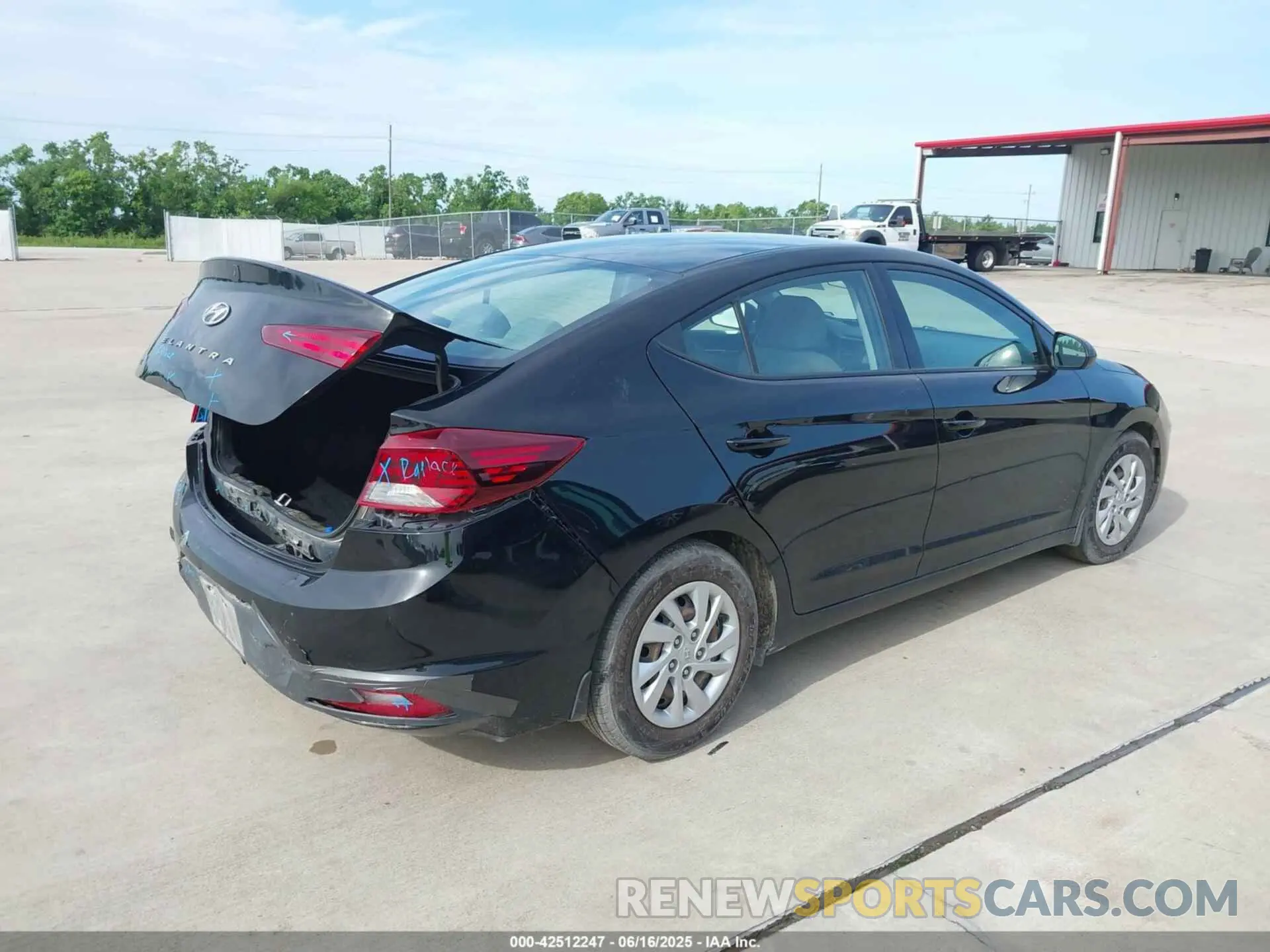 4 fotografías del automóvil dañado 5NPD74LF1LH590284 HYUNDAI ELANTRA 2020