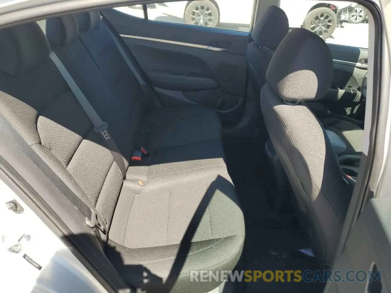 10 fotografías del automóvil dañado 5NPD74LF2LH520339 HYUNDAI ELANTRA 2020