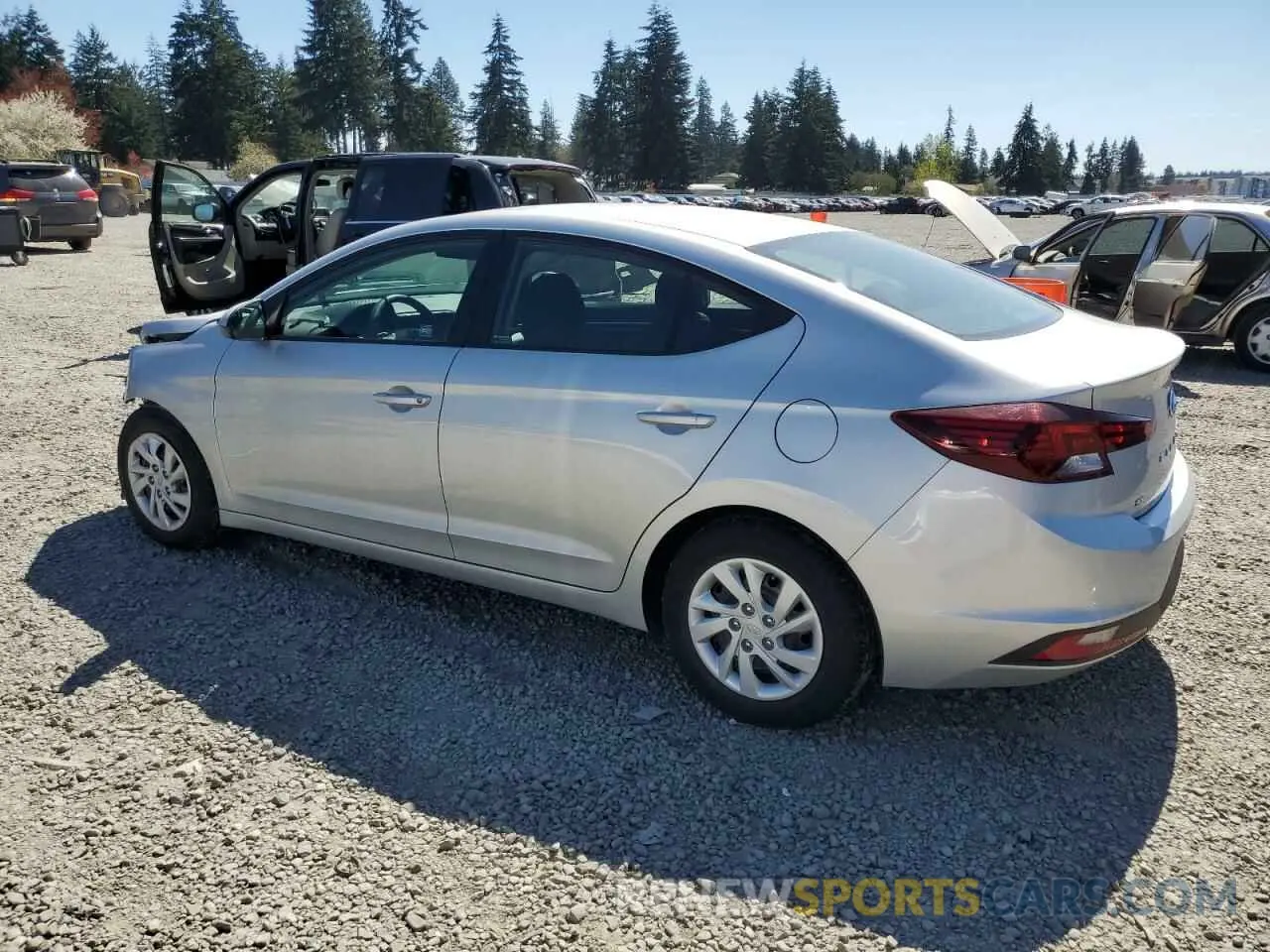 2 fotografías del automóvil dañado 5NPD74LF2LH520339 HYUNDAI ELANTRA 2020