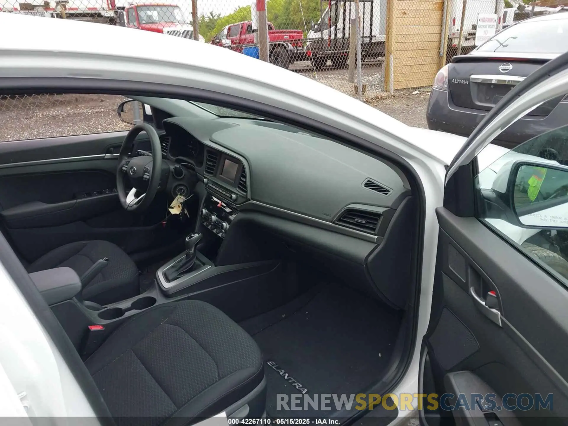 5 fotografías del automóvil dañado 5NPD74LF4LH548952 HYUNDAI ELANTRA 2020