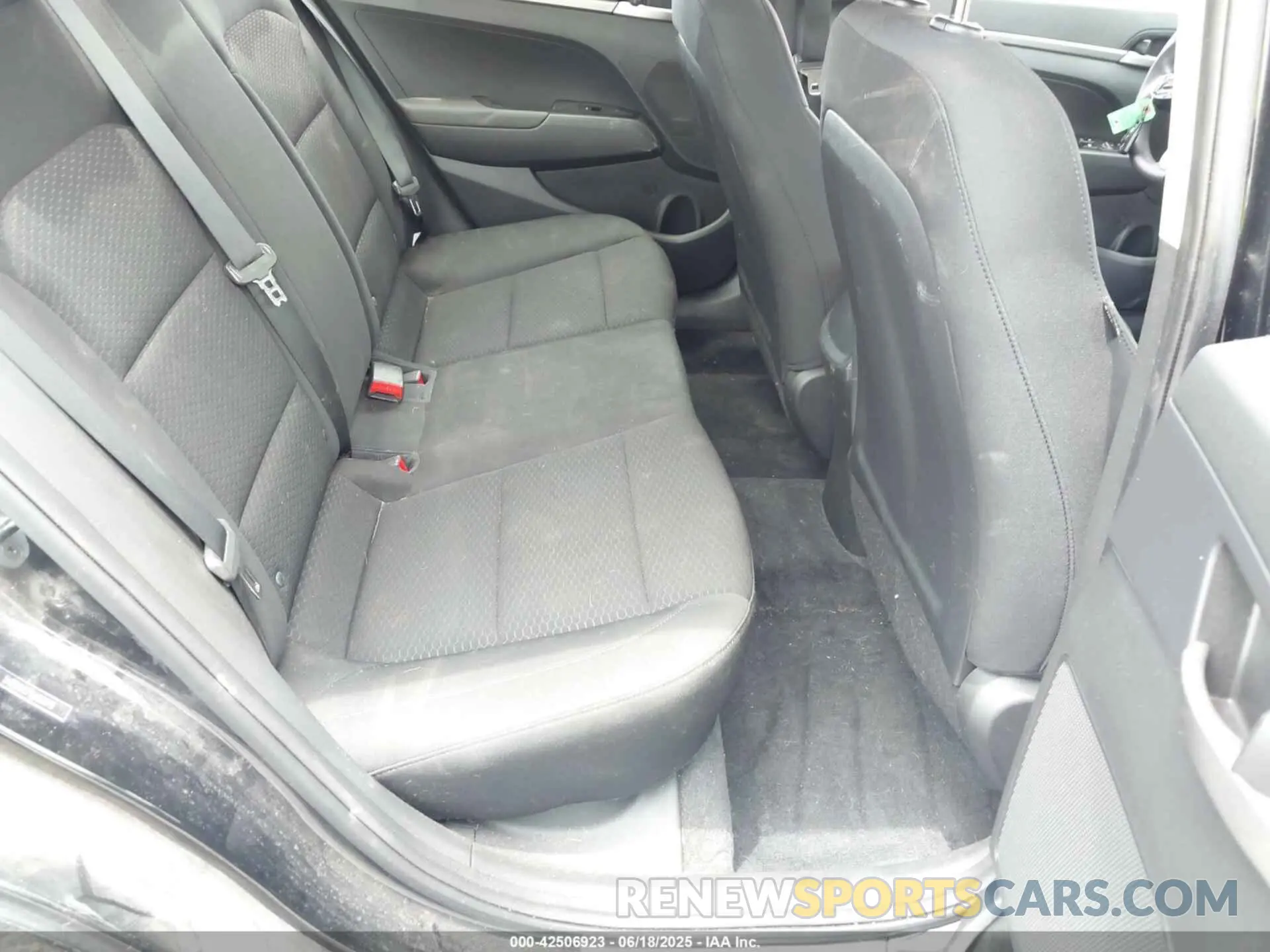 8 fotografías del automóvil dañado 5NPD74LF5LH541718 HYUNDAI ELANTRA 2020