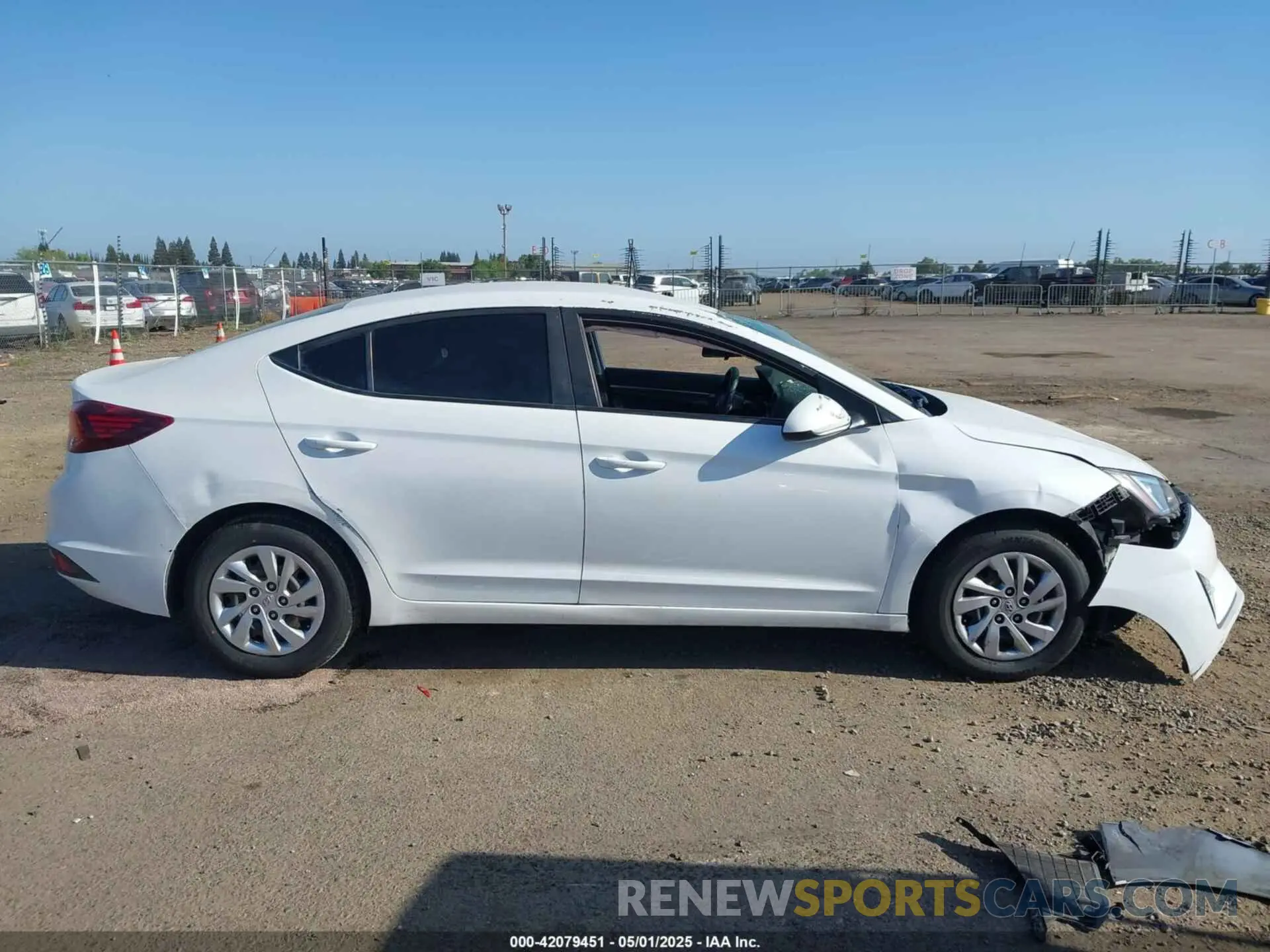 14 fotografías del automóvil dañado 5NPD74LF6LH589227 HYUNDAI ELANTRA 2020