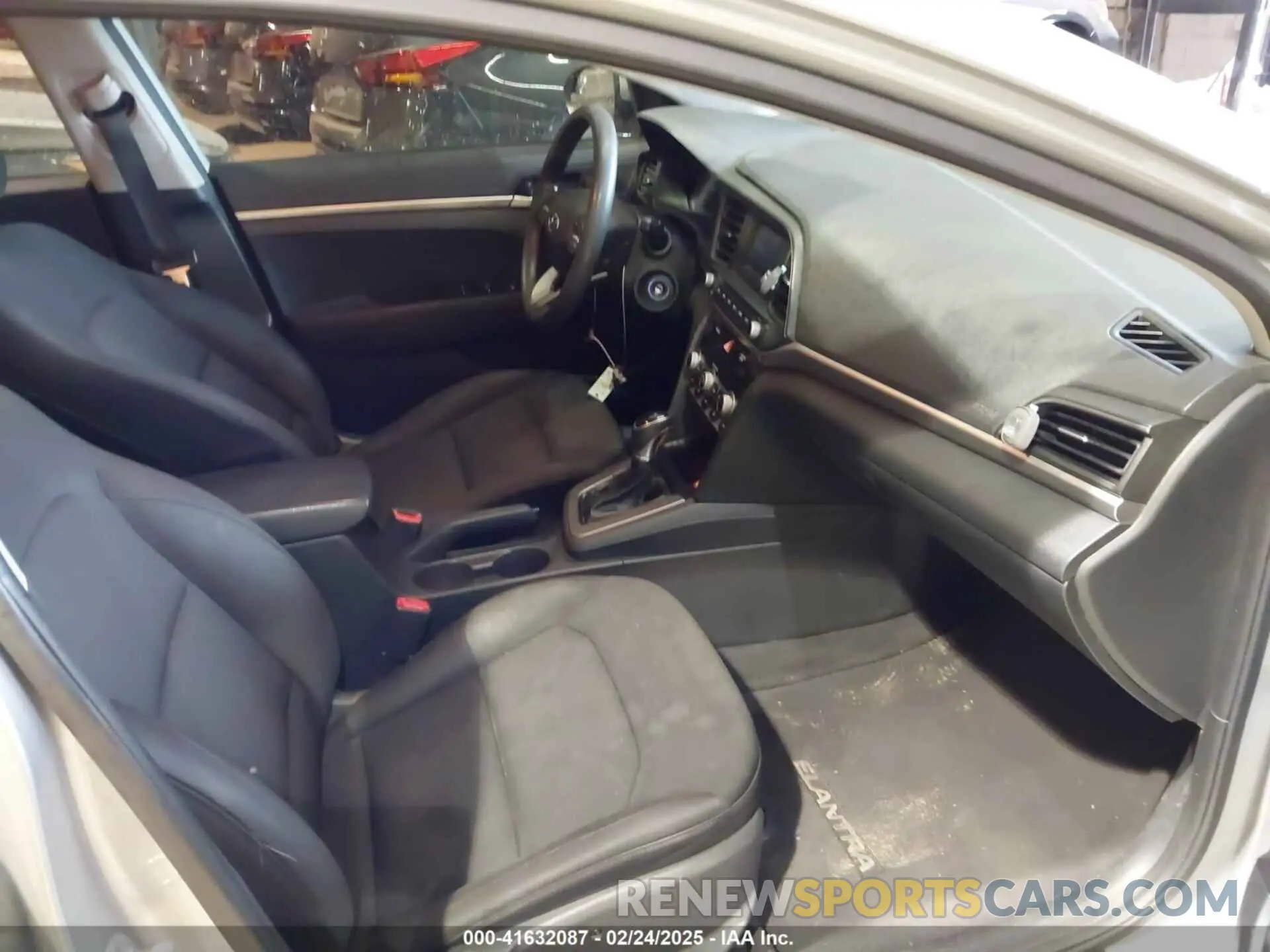 5 fotografías del automóvil dañado 5NPD74LF9LH549823 HYUNDAI ELANTRA 2020