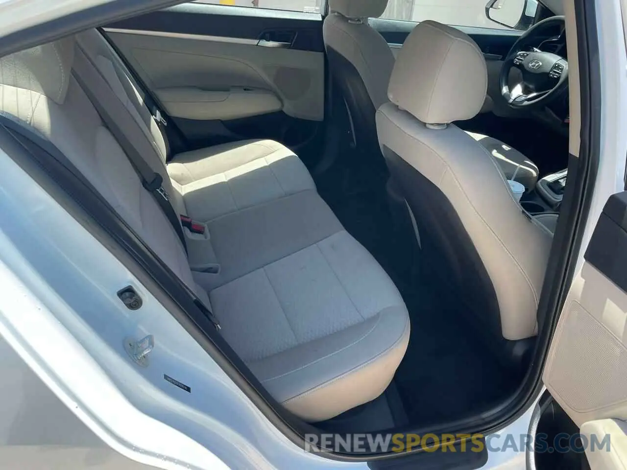 6 fotografías del automóvil dañado 5NPD74LFXLH609740 HYUNDAI ELANTRA 2020