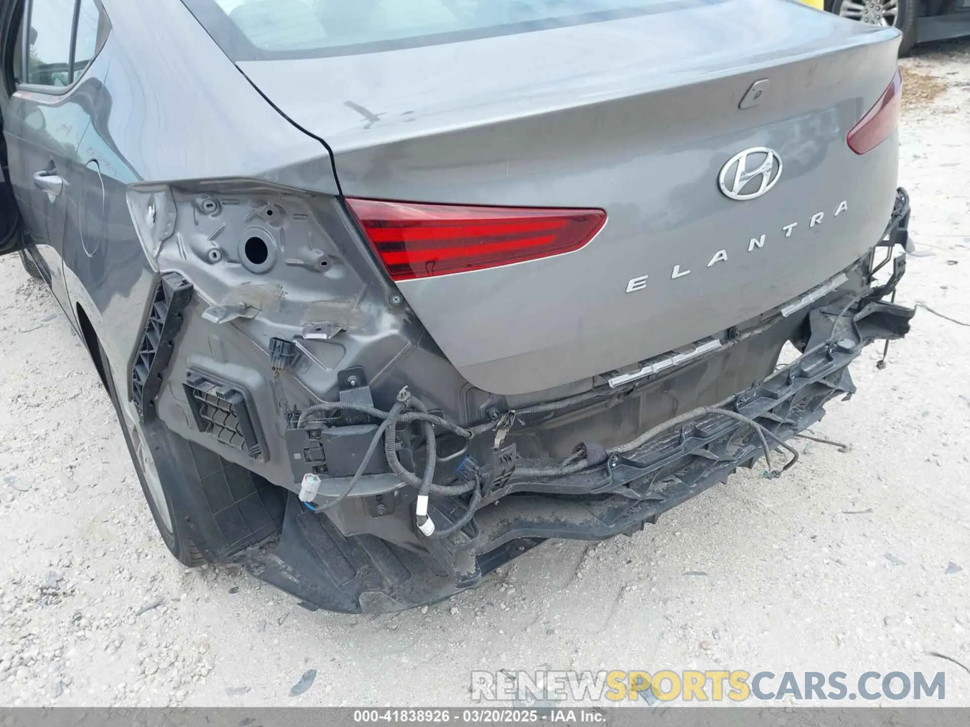 18 fotografías del automóvil dañado 5NPD84LF0LH544040 HYUNDAI ELANTRA 2020