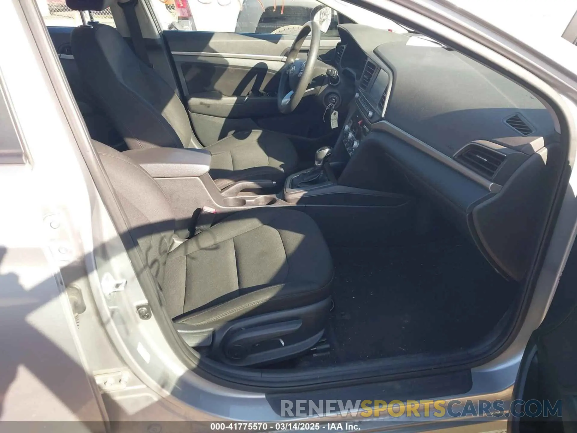 5 fotografías del automóvil dañado 5NPD84LF0LH565812 HYUNDAI ELANTRA 2020