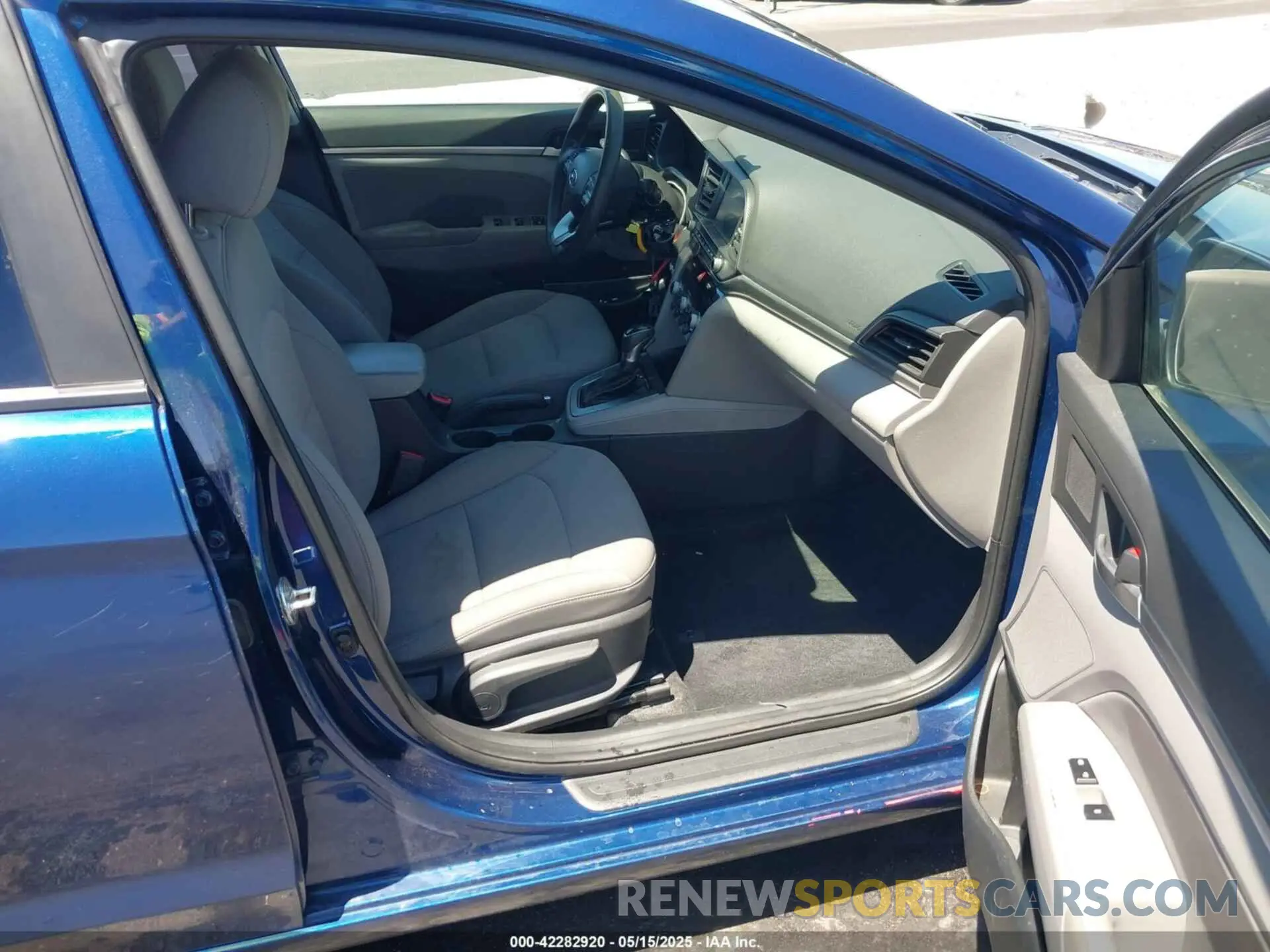 5 fotografías del automóvil dañado 5NPD84LF1LH511144 HYUNDAI ELANTRA 2020