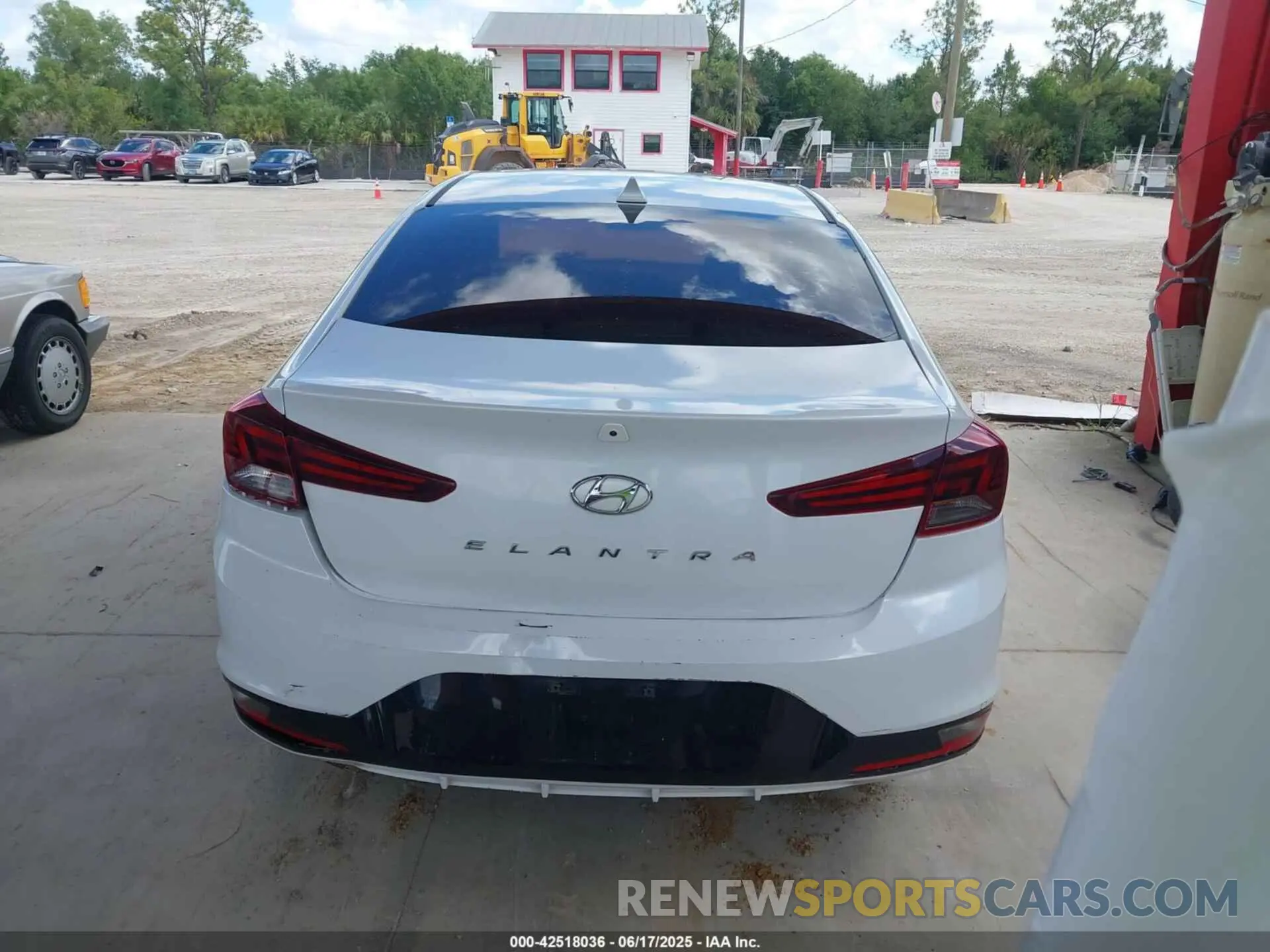 15 fotografías del automóvil dañado 5NPD84LF1LH554236 HYUNDAI ELANTRA 2020