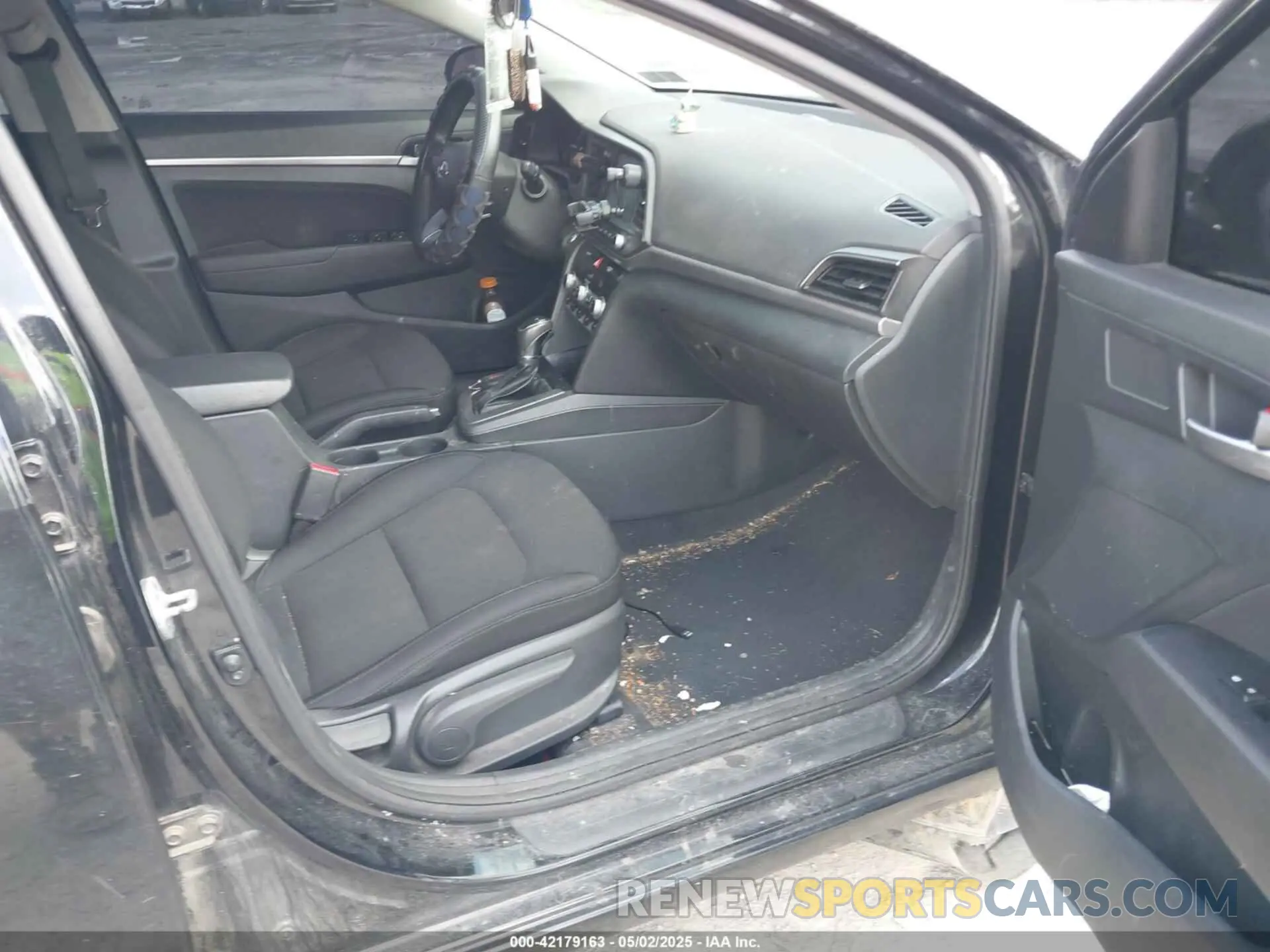 5 fotografías del automóvil dañado 5NPD84LF1LH624348 HYUNDAI ELANTRA 2020
