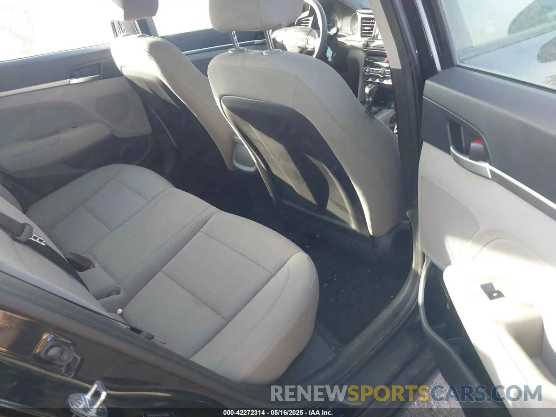 8 fotografías del automóvil dañado 5NPD84LF1LH624740 HYUNDAI ELANTRA 2020