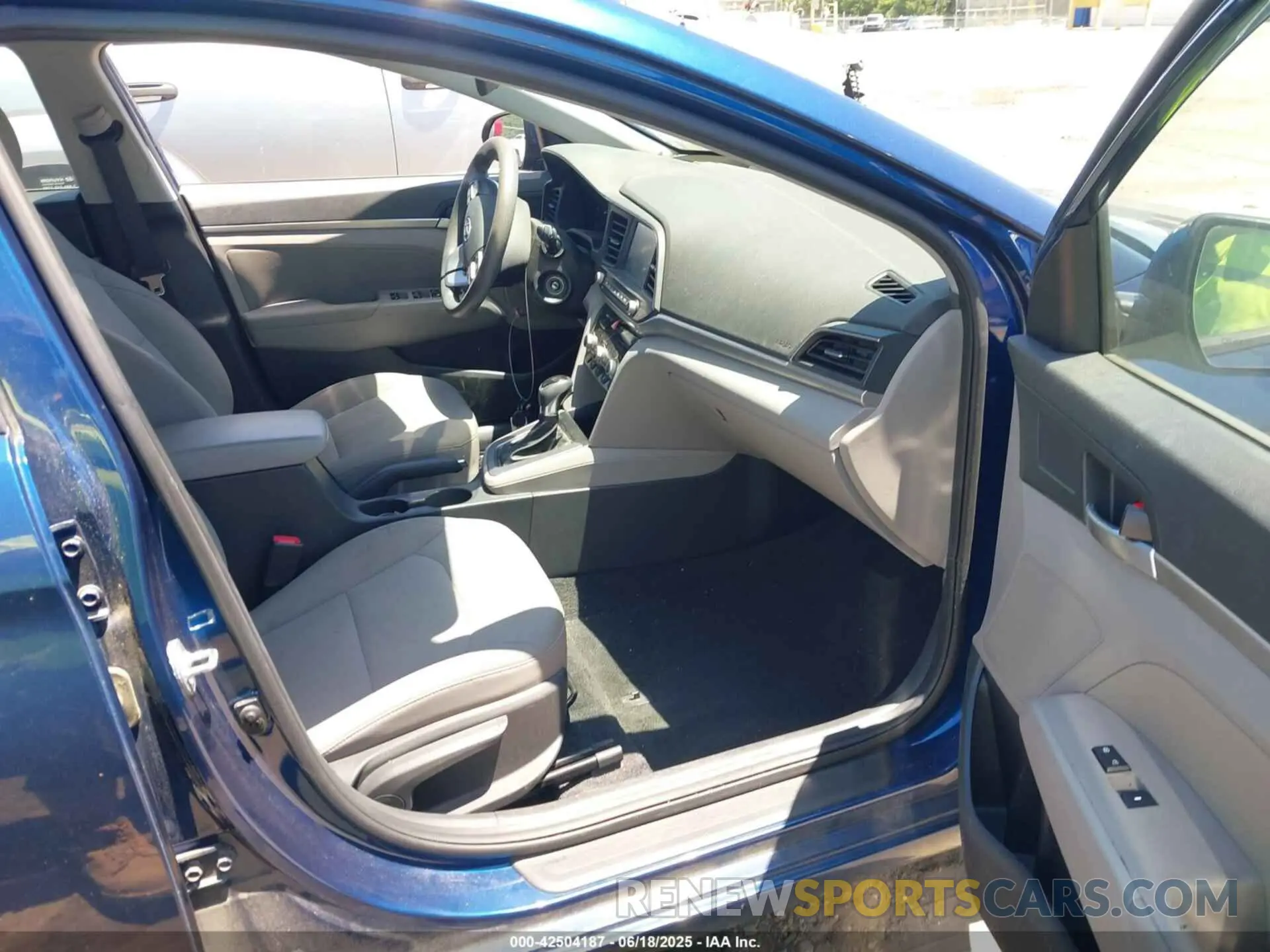 5 fotografías del automóvil dañado 5NPD84LF2LH511881 HYUNDAI ELANTRA 2020