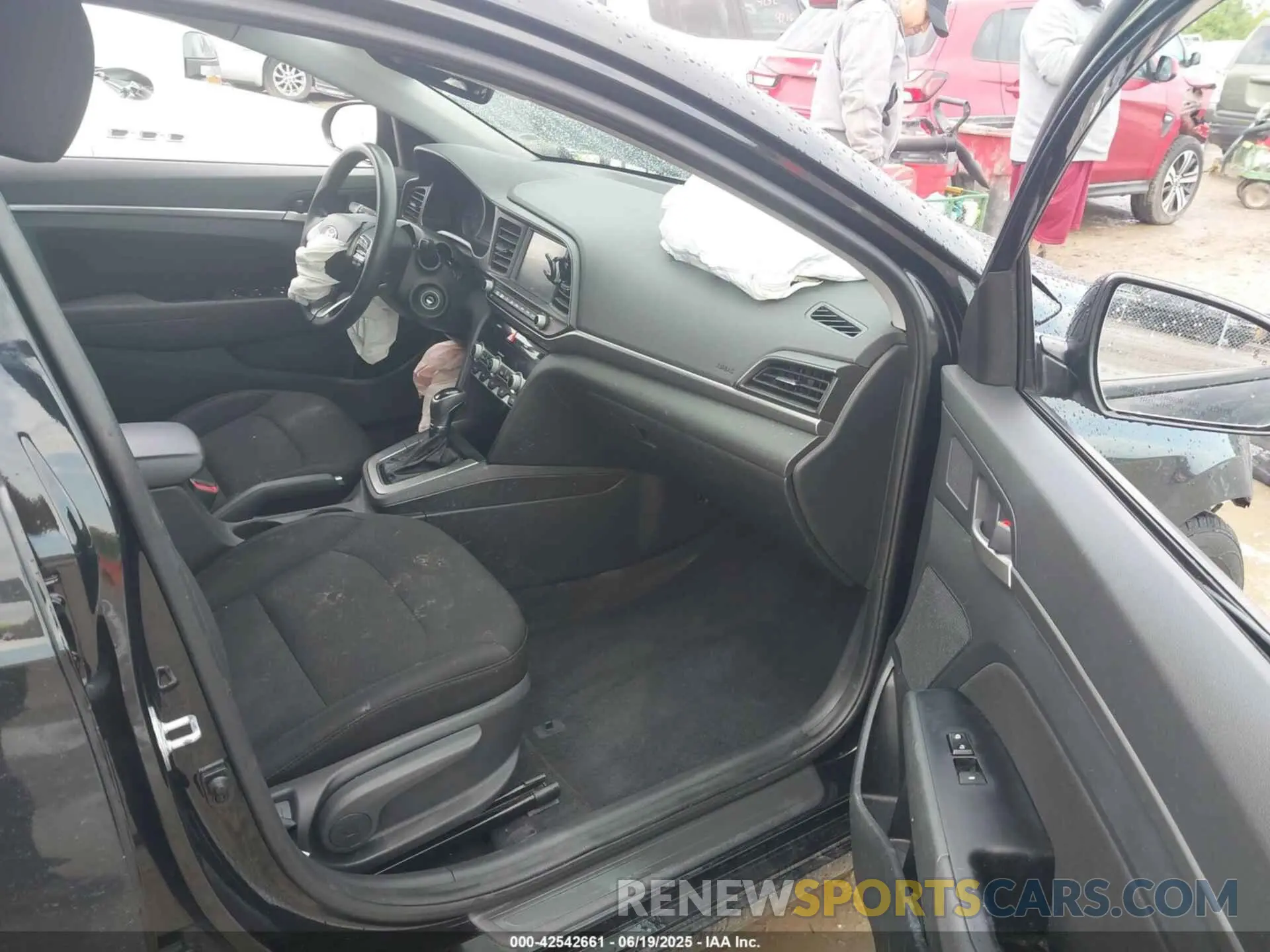 5 fotografías del automóvil dañado 5NPD84LF2LH604979 HYUNDAI ELANTRA 2020