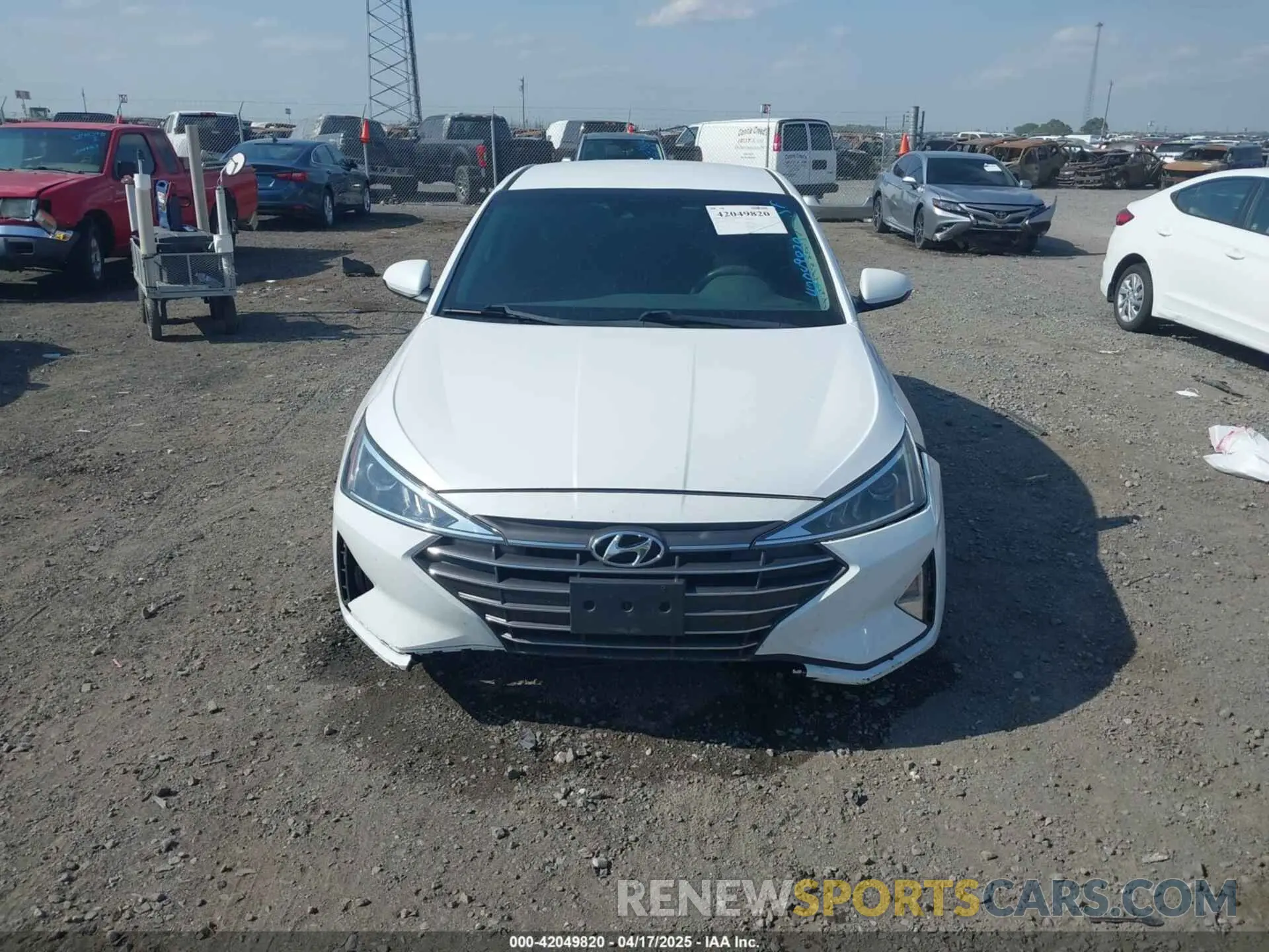 12 fotografías del automóvil dañado 5NPD84LF3LH512019 HYUNDAI ELANTRA 2020