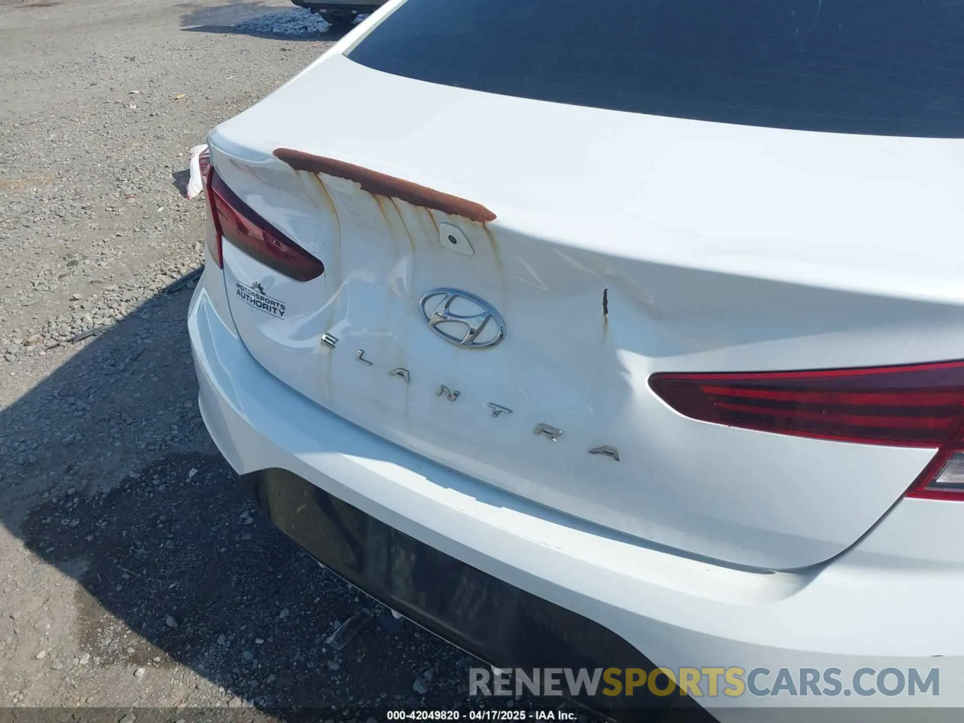 6 fotografías del automóvil dañado 5NPD84LF3LH512019 HYUNDAI ELANTRA 2020