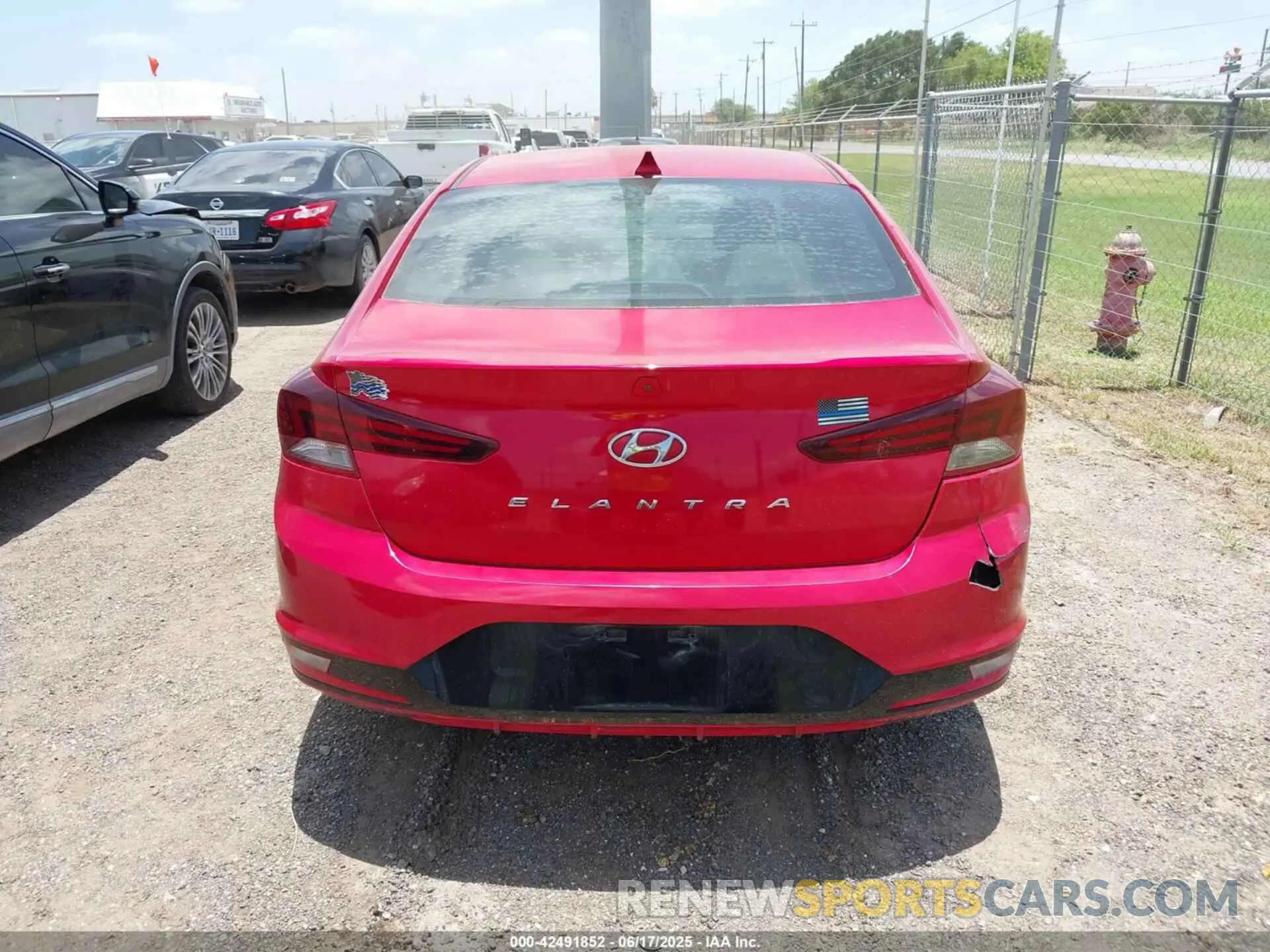 17 fotografías del automóvil dañado 5NPD84LF3LH587805 HYUNDAI ELANTRA 2020