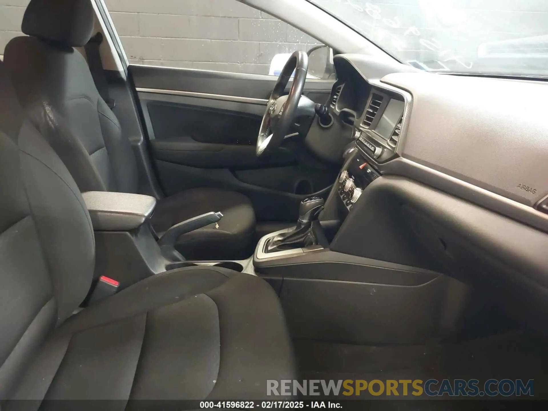 5 fotografías del automóvil dañado 5NPD84LF3LH600987 HYUNDAI ELANTRA 2020