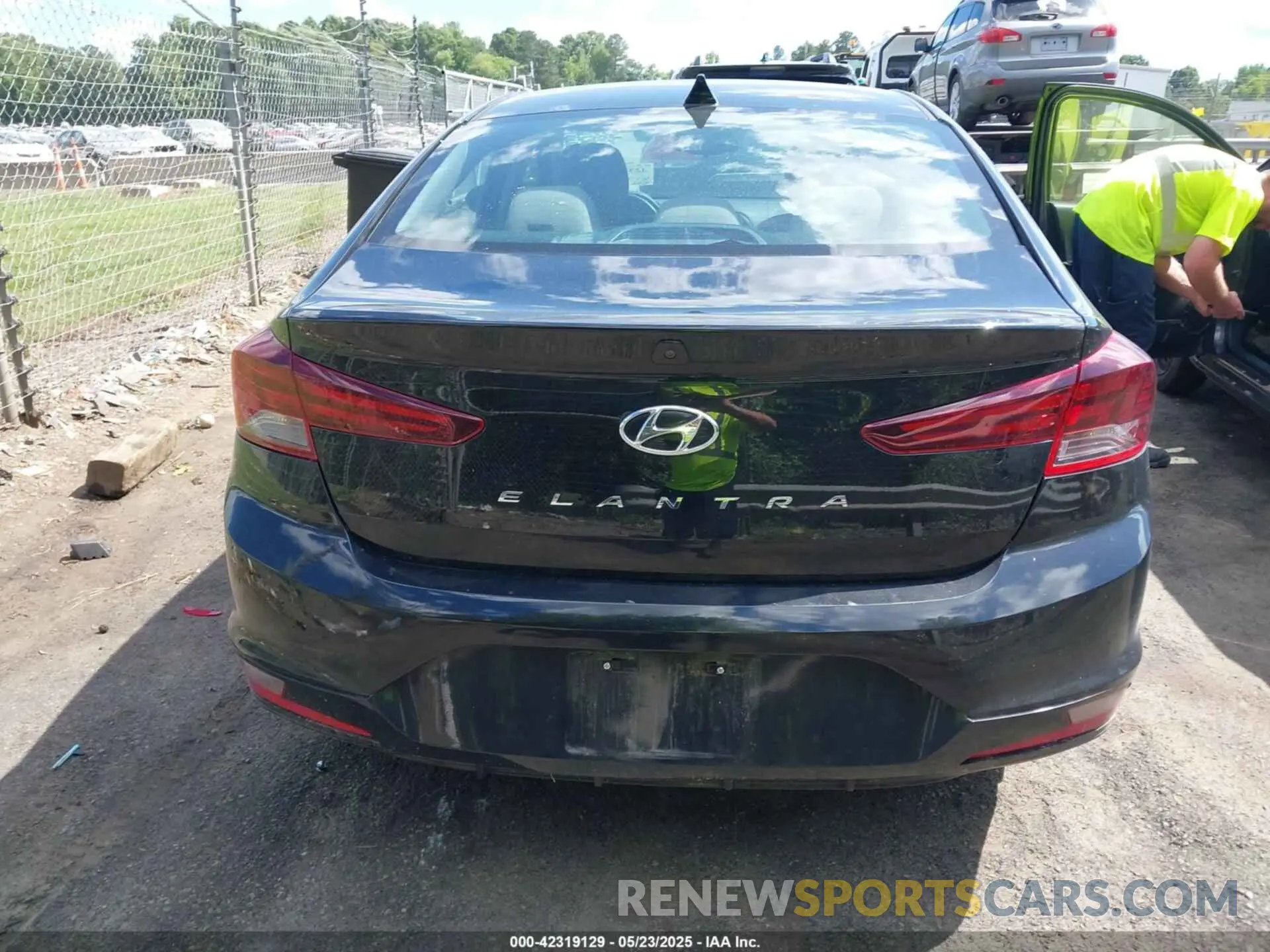 16 fotografías del automóvil dañado 5NPD84LF3LH625761 HYUNDAI ELANTRA 2020