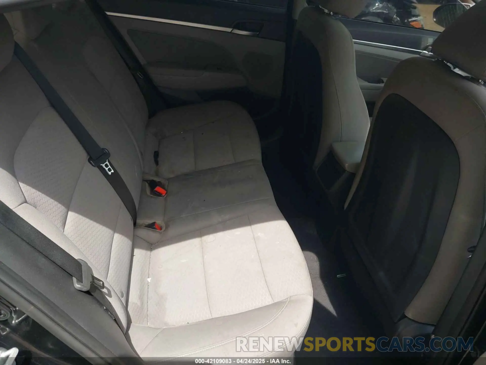 8 fotografías del automóvil dañado 5NPD84LF4LH500204 HYUNDAI ELANTRA 2020