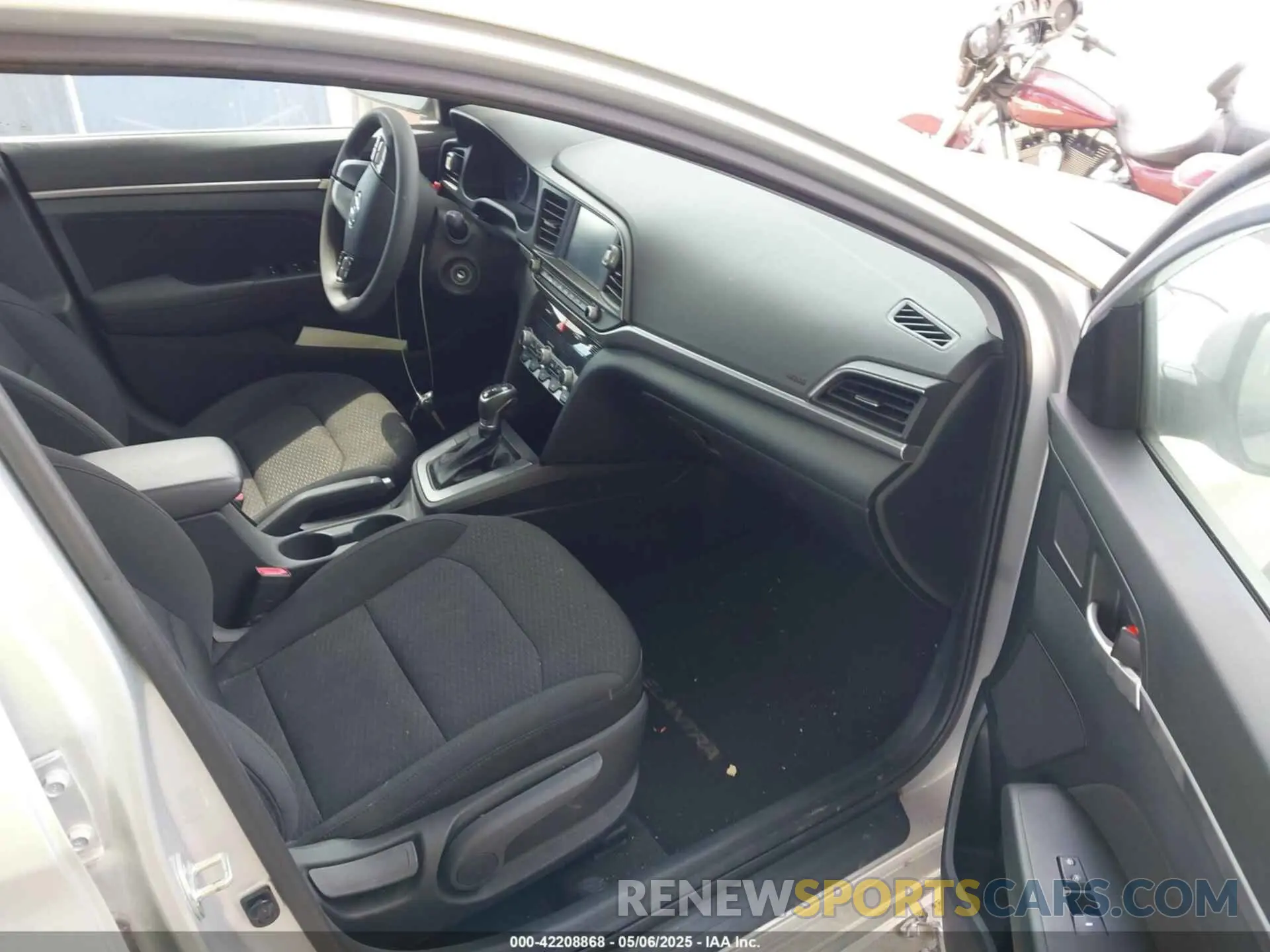 5 fotografías del automóvil dañado 5NPD84LF4LH521313 HYUNDAI ELANTRA 2020