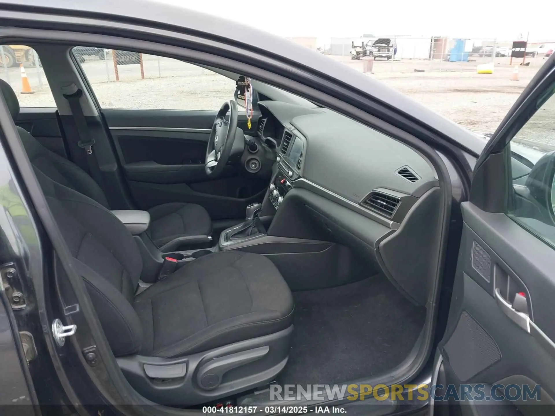 5 fotografías del automóvil dañado 5NPD84LF4LH571516 HYUNDAI ELANTRA 2020