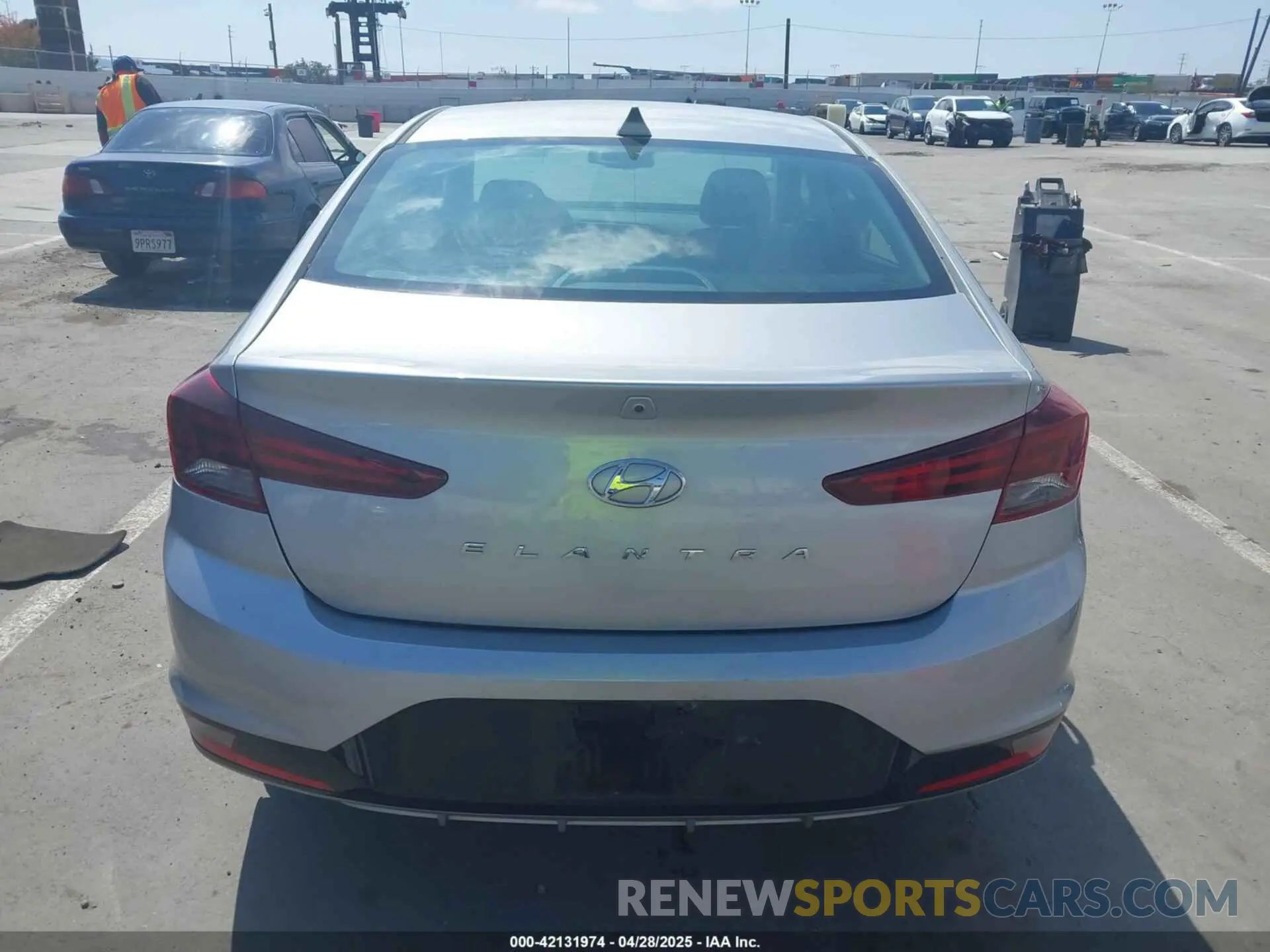 17 fotografías del automóvil dañado 5NPD84LF4LH631116 HYUNDAI ELANTRA 2020