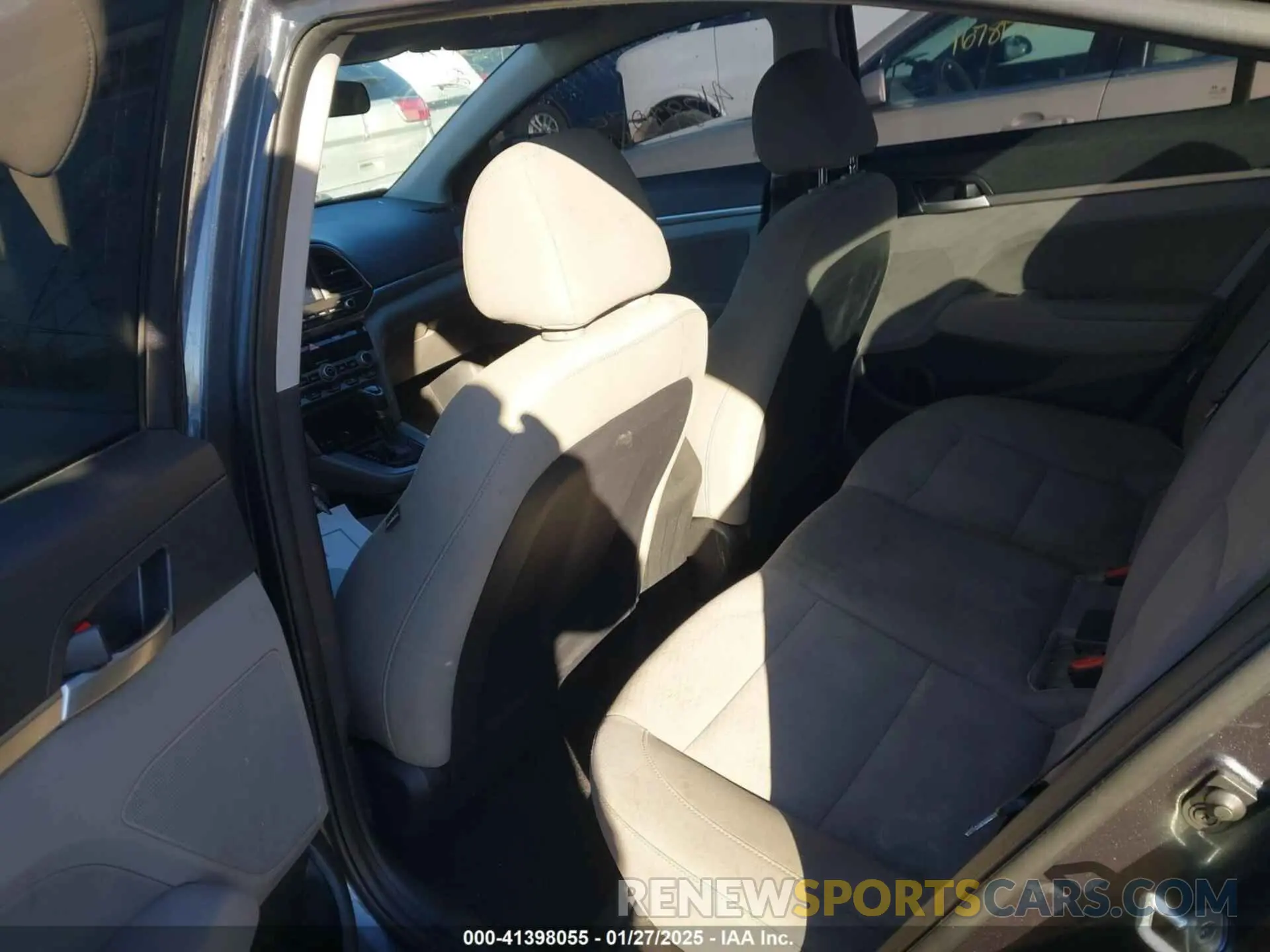 8 fotografías del automóvil dañado 5NPD84LF5LH555230 HYUNDAI ELANTRA 2020