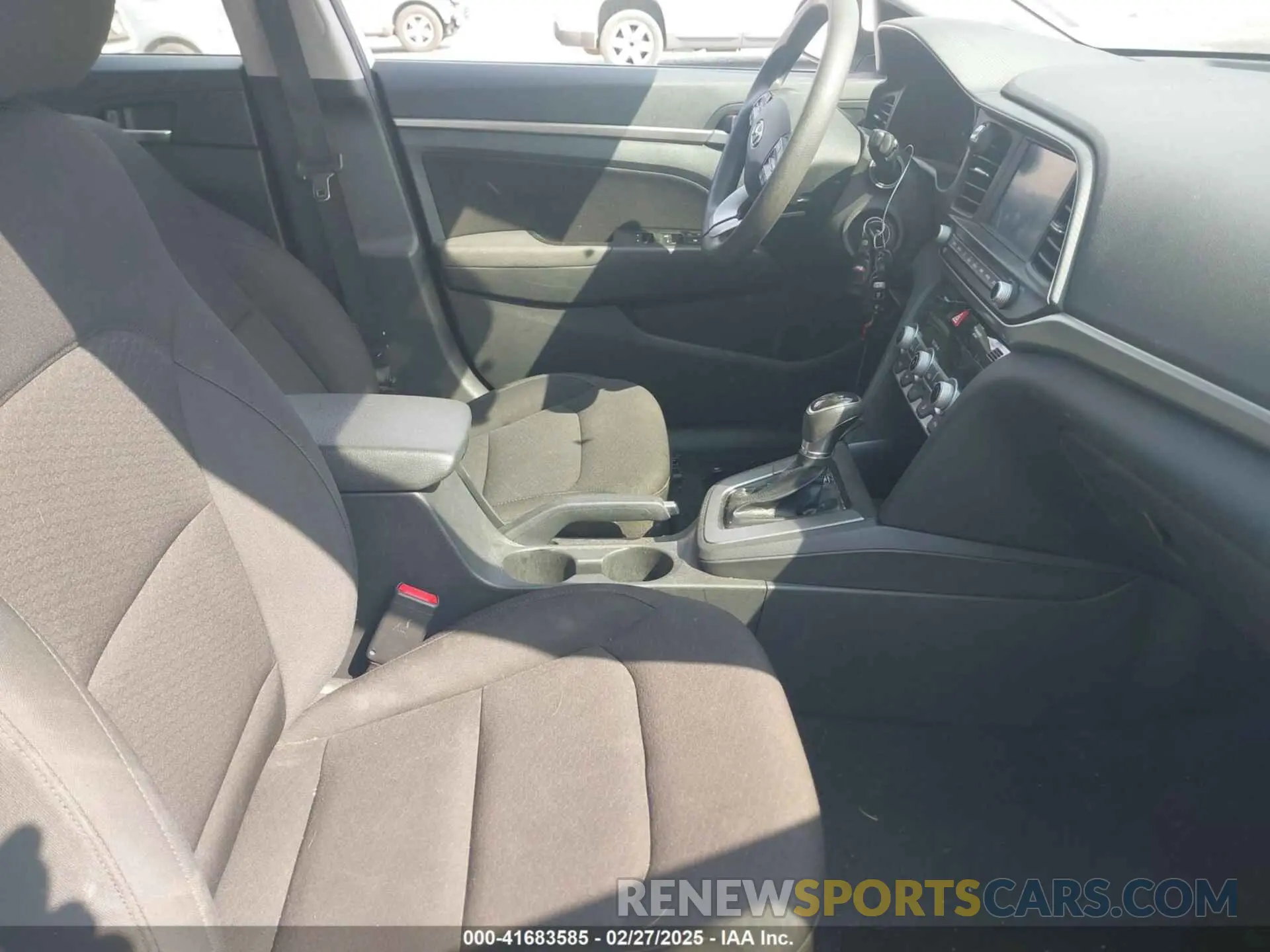 5 fotografías del automóvil dañado 5NPD84LF5LH624563 HYUNDAI ELANTRA 2020