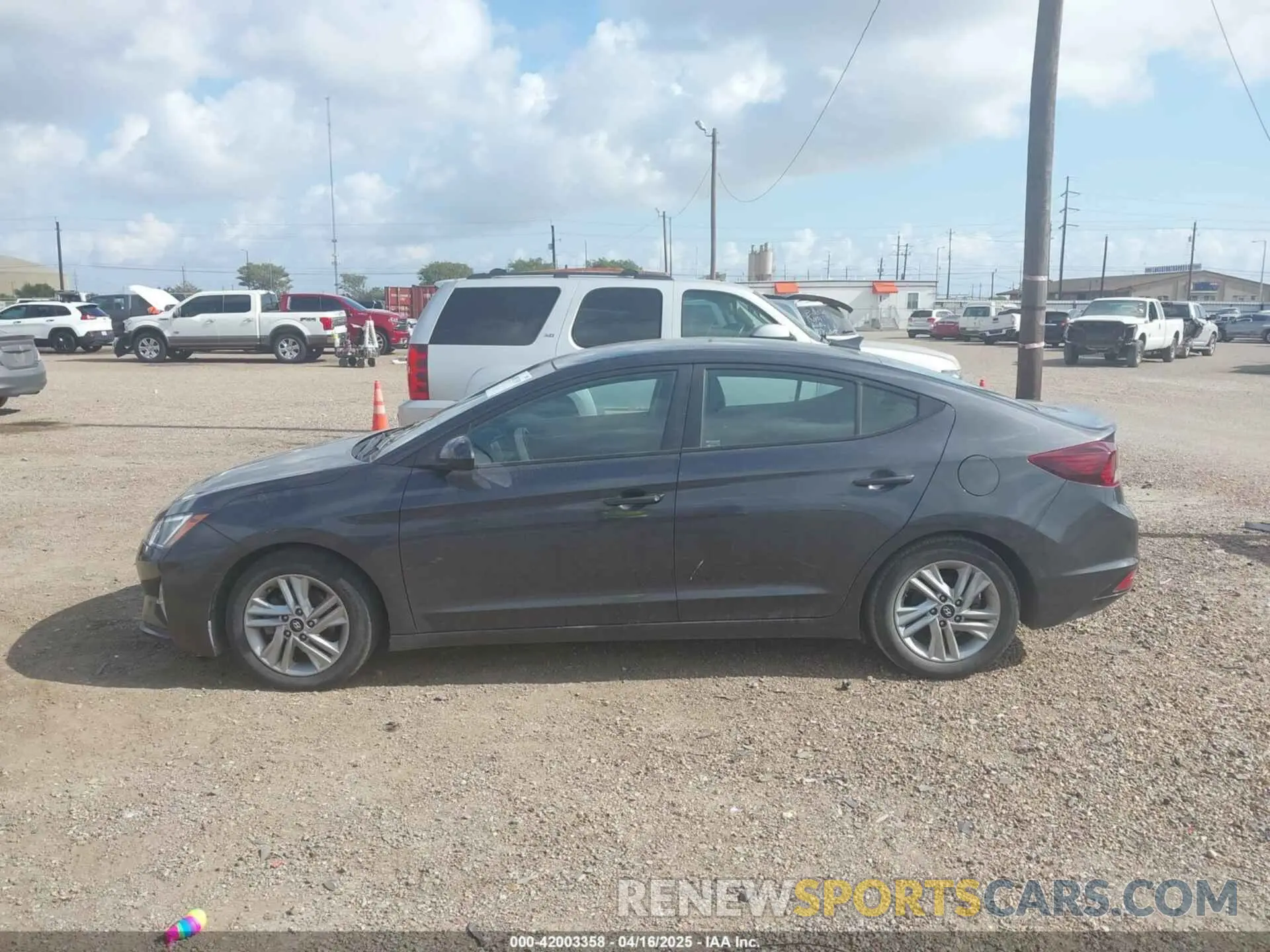 13 fotografías del automóvil dañado 5NPD84LF6LH627844 HYUNDAI ELANTRA 2020