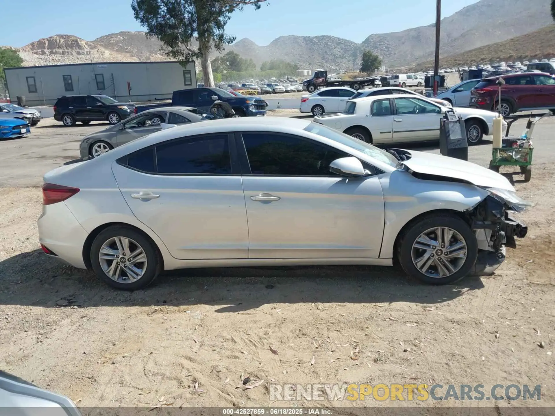 14 fotografías del automóvil dañado 5NPD84LF7LH513495 HYUNDAI ELANTRA 2020