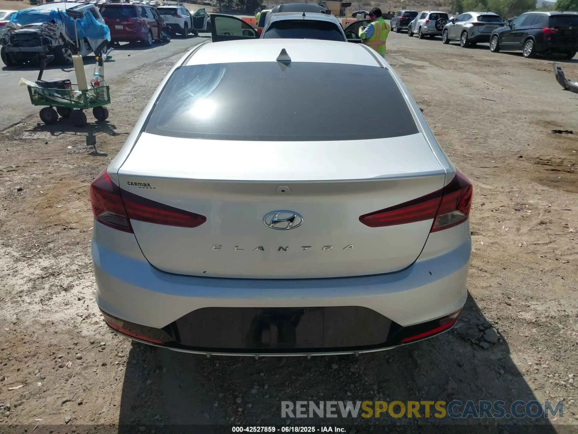 17 fotografías del automóvil dañado 5NPD84LF7LH513495 HYUNDAI ELANTRA 2020