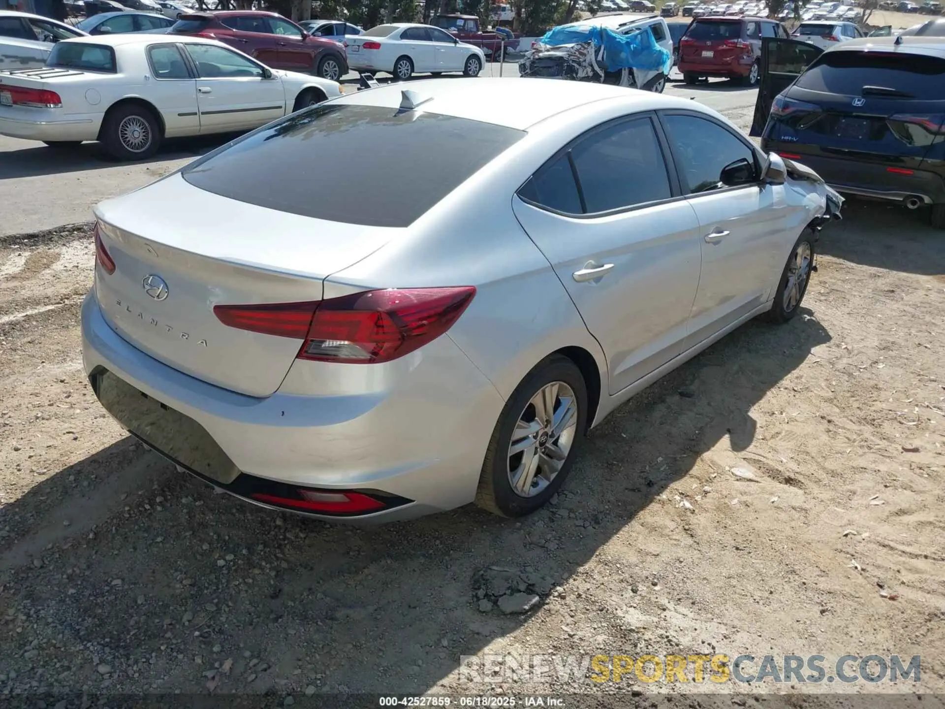 4 fotografías del automóvil dañado 5NPD84LF7LH513495 HYUNDAI ELANTRA 2020
