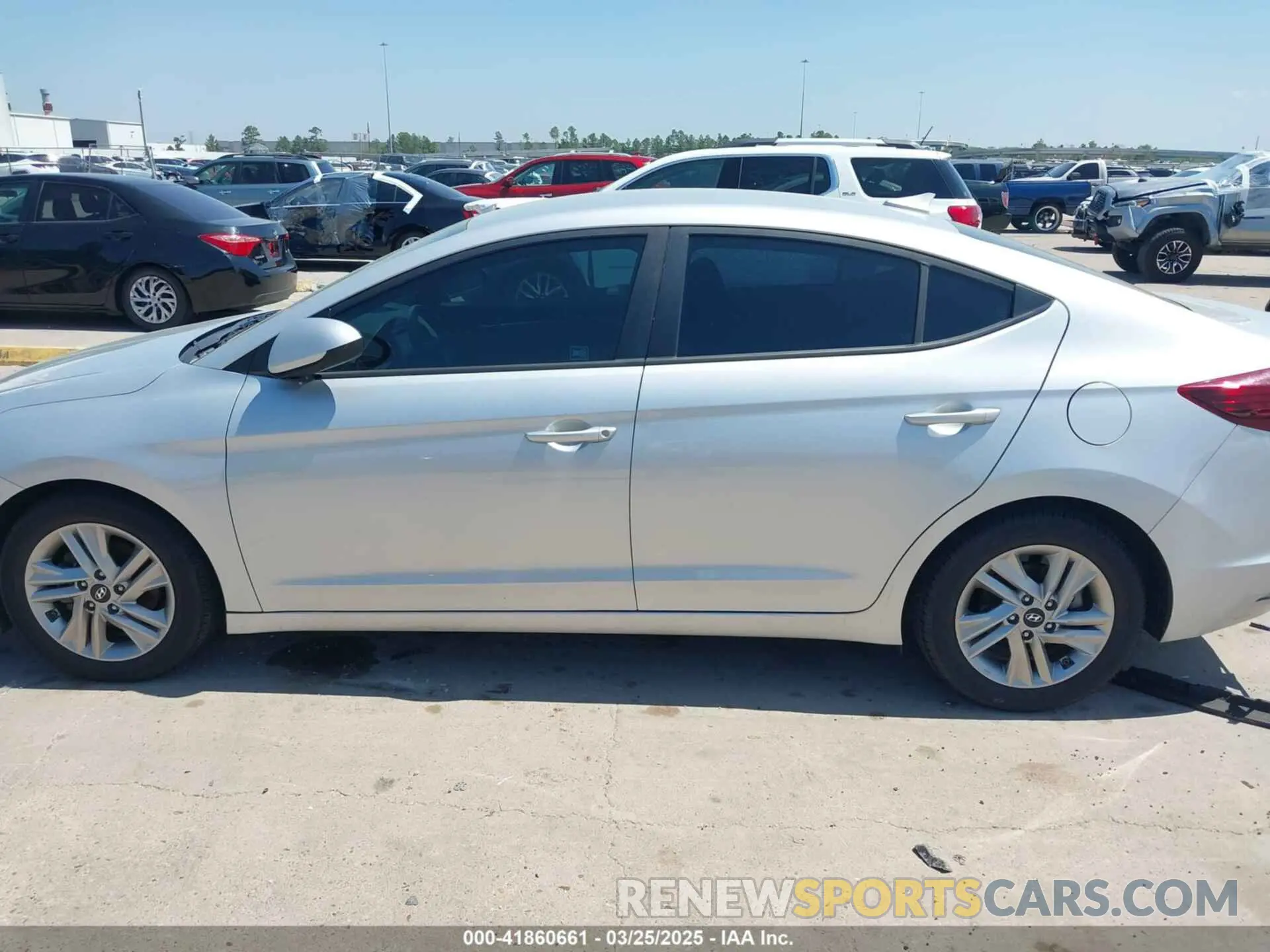 14 fotografías del automóvil dañado 5NPD84LF8LH530225 HYUNDAI ELANTRA 2020