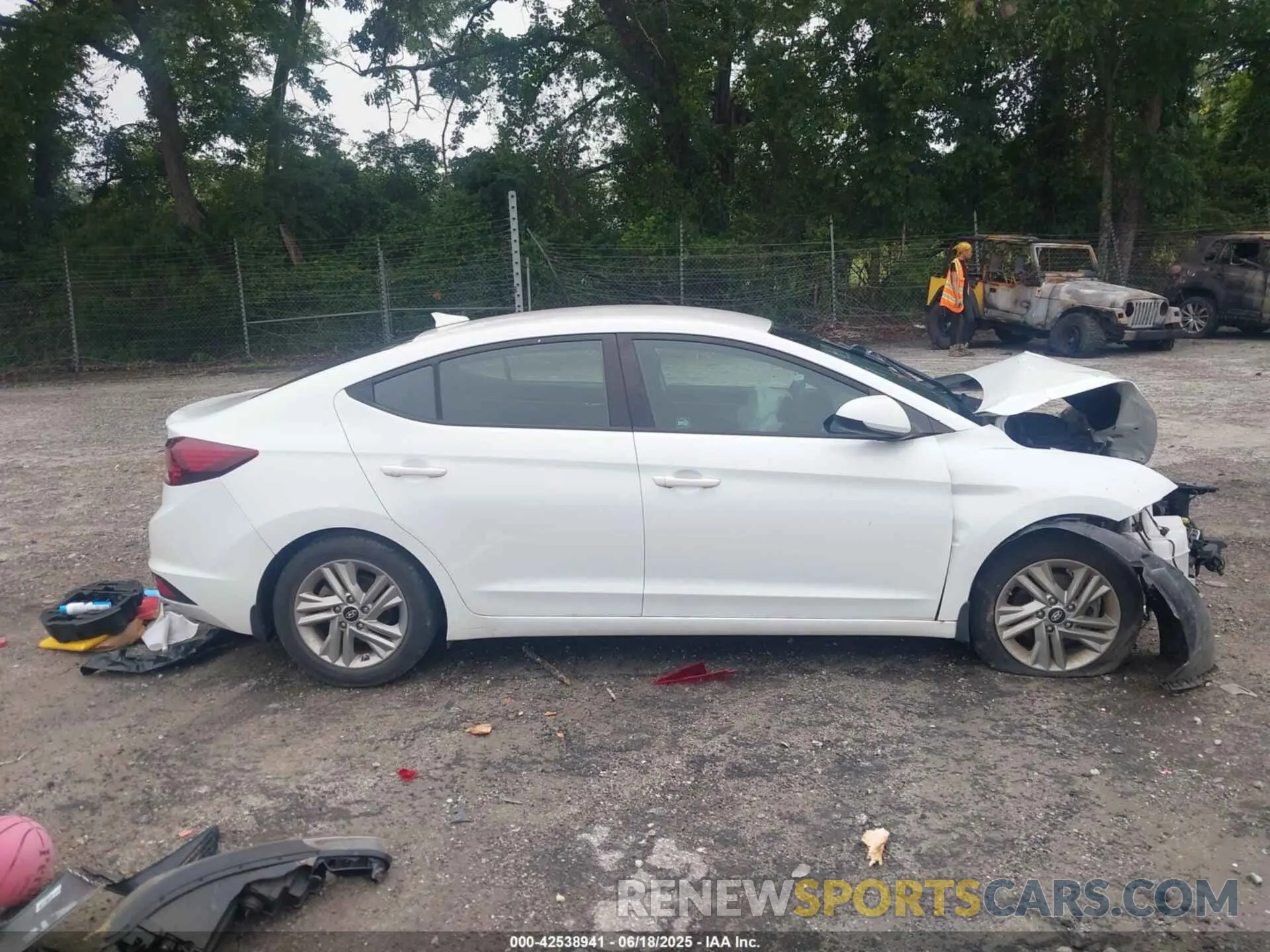 13 fotografías del automóvil dañado 5NPD84LF8LH534209 HYUNDAI ELANTRA 2020