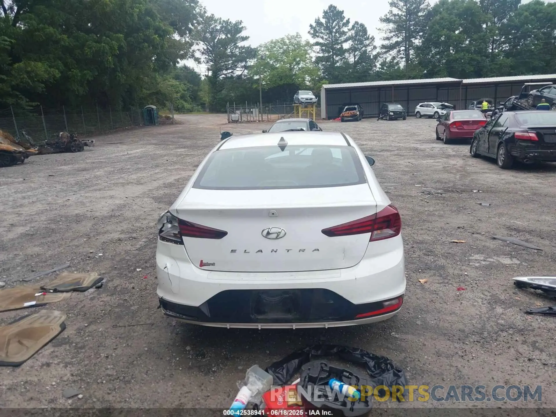 16 fotografías del automóvil dañado 5NPD84LF8LH534209 HYUNDAI ELANTRA 2020