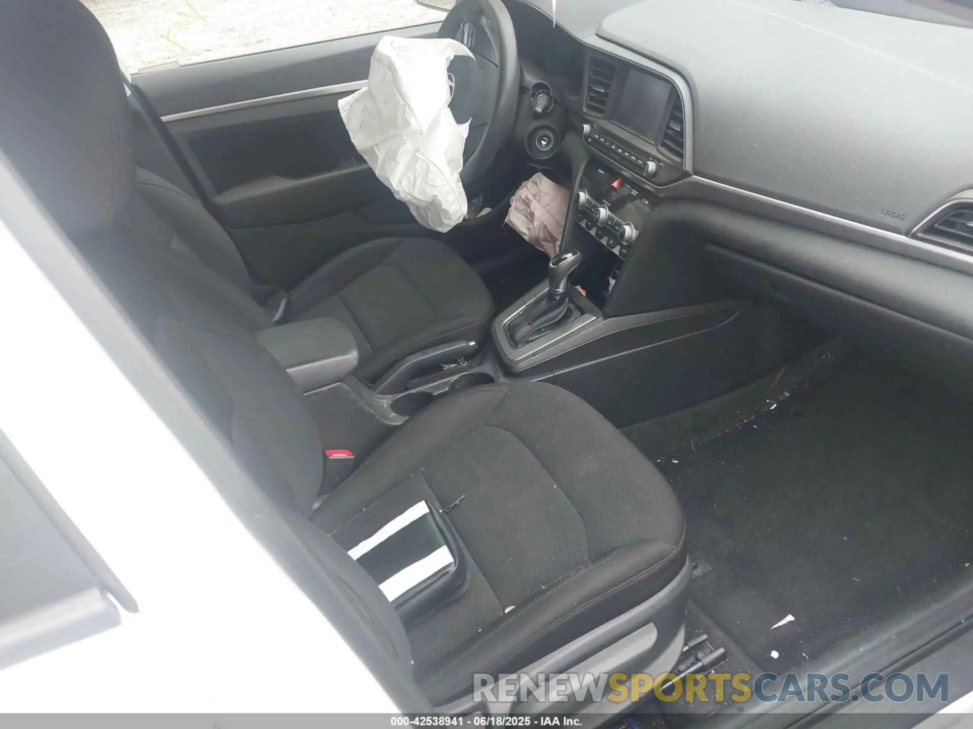 5 fotografías del automóvil dañado 5NPD84LF8LH534209 HYUNDAI ELANTRA 2020
