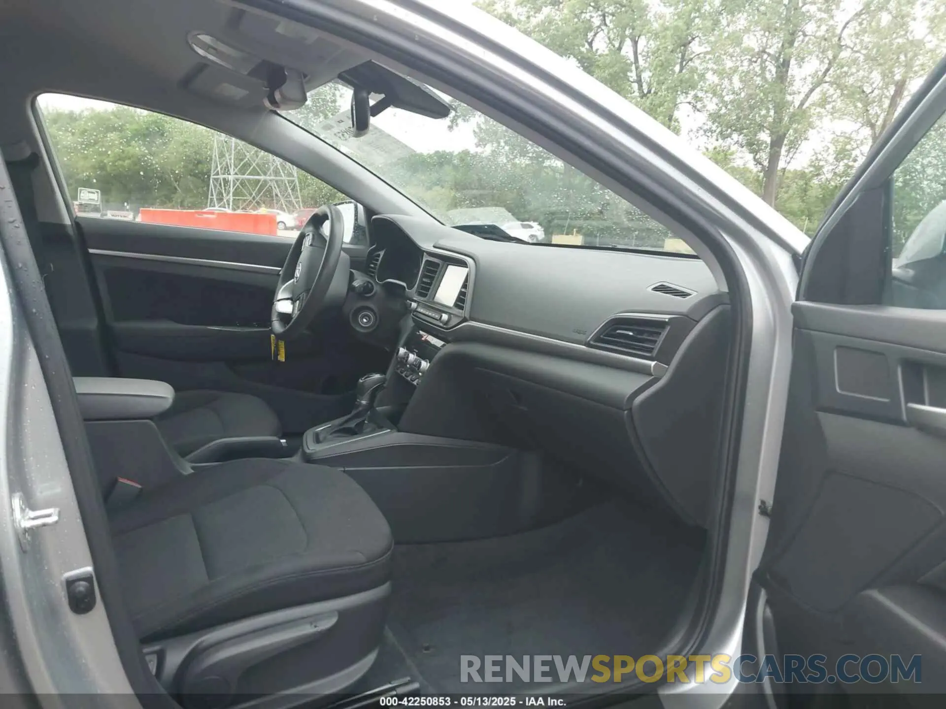 5 fotografías del automóvil dañado 5NPD84LF8LH606042 HYUNDAI ELANTRA 2020
