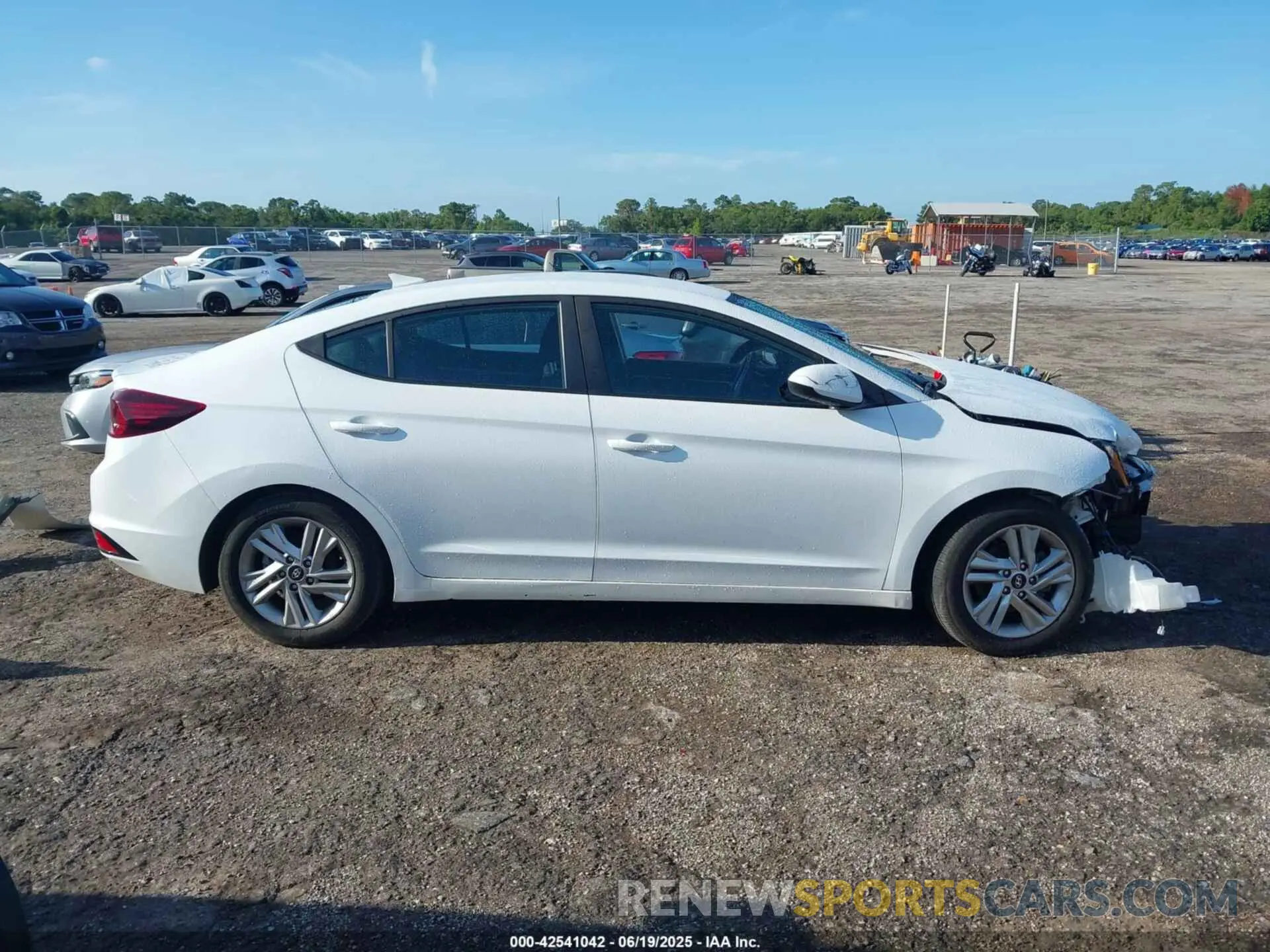 14 fotografías del automóvil dañado 5NPD84LF9LH579563 HYUNDAI ELANTRA 2020