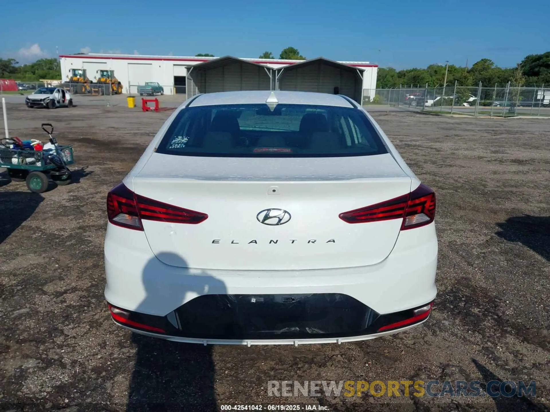 17 fotografías del automóvil dañado 5NPD84LF9LH579563 HYUNDAI ELANTRA 2020
